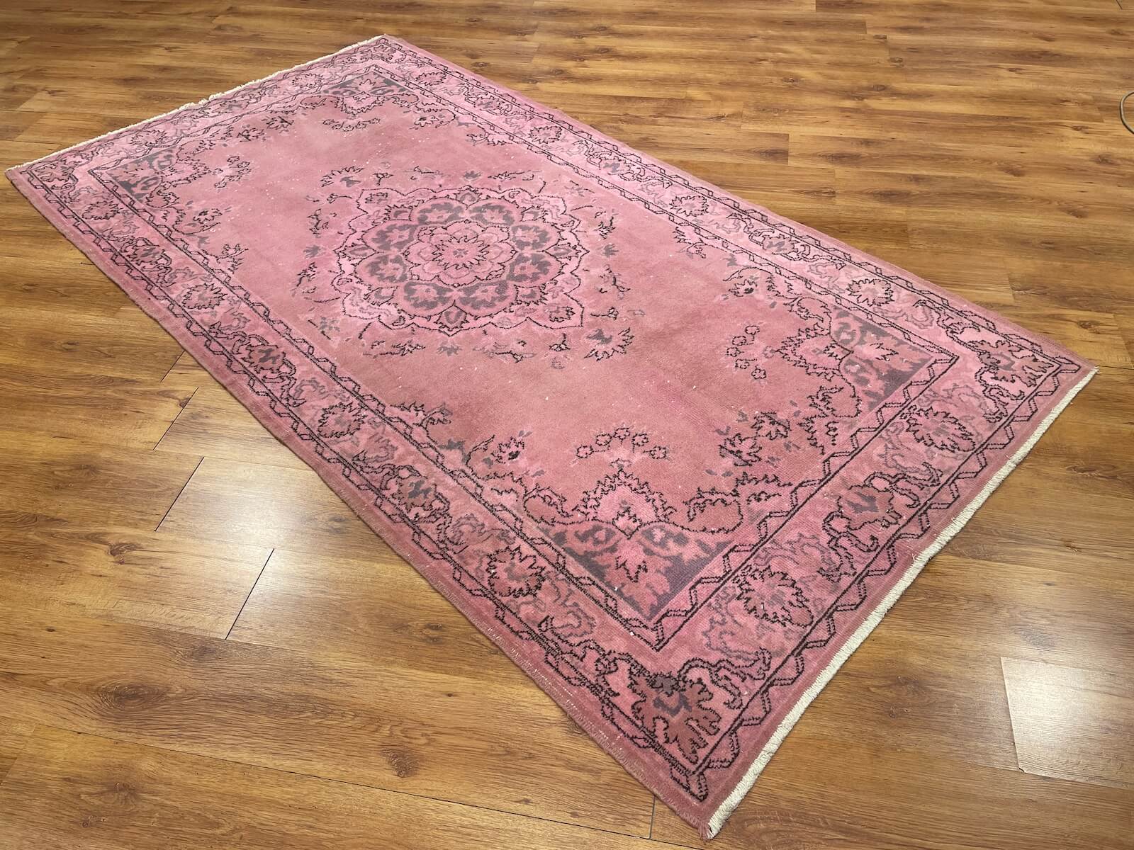 Vintage Pembe El Dokuma Halı