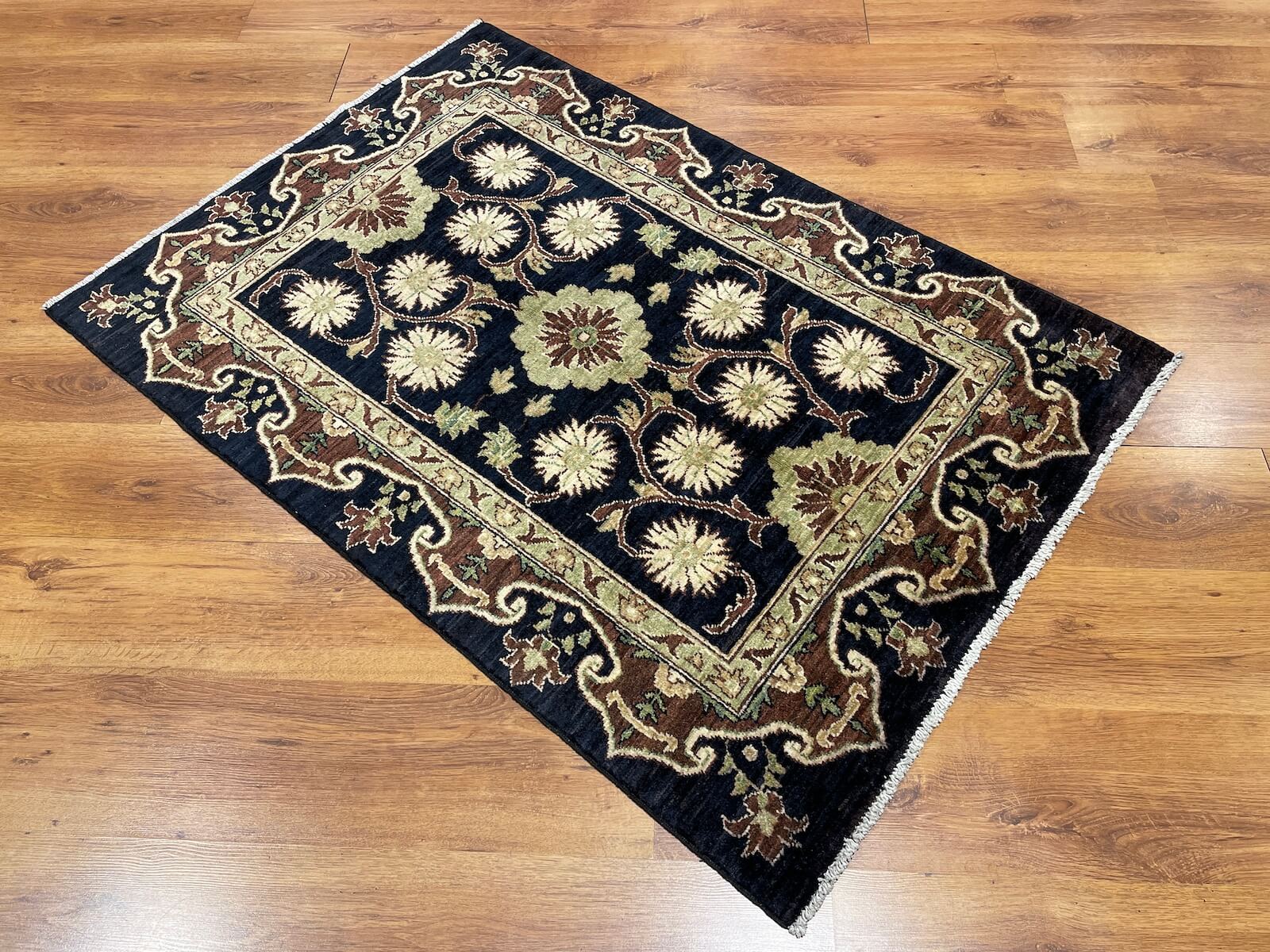 Ziegler Uşak El Dokuma Halı