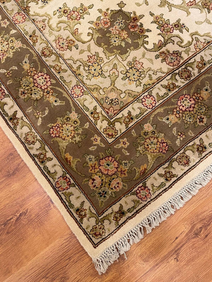 Enderun İpekli Uşak El Dokuma Halı