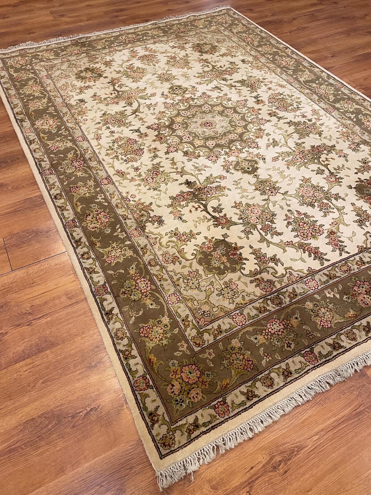 Enderun İpekli Uşak El Dokuma Halı