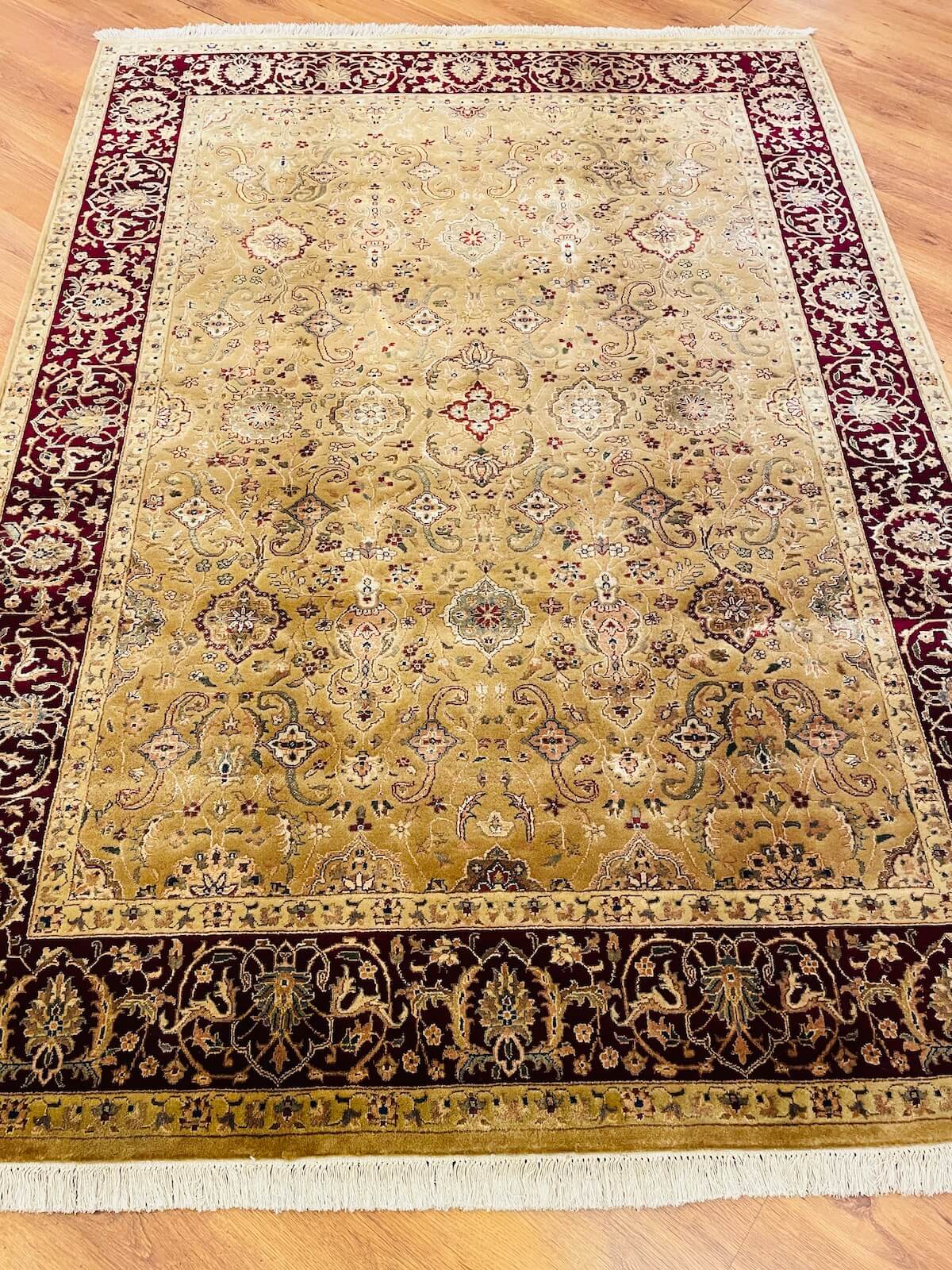 Antik İpekli Uşak El Dokuma Halı