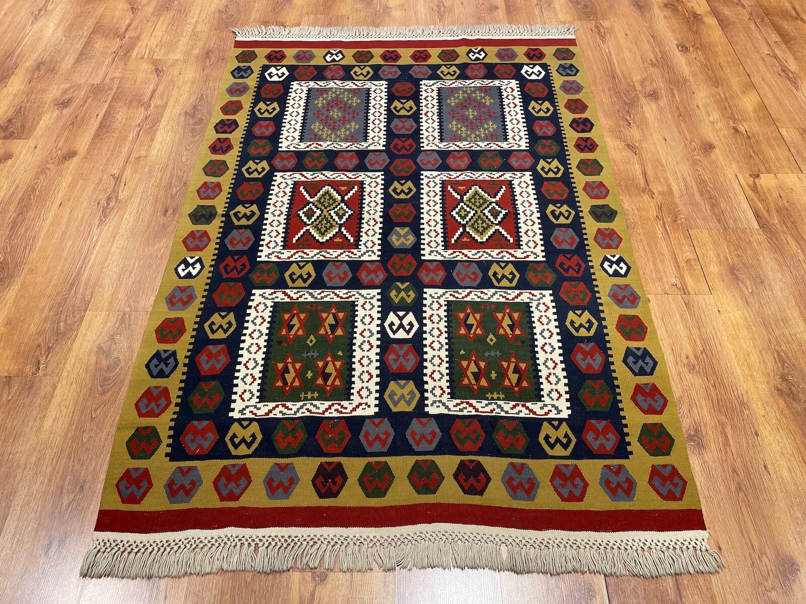 Antik Süper İnce El Dokuma Kilim