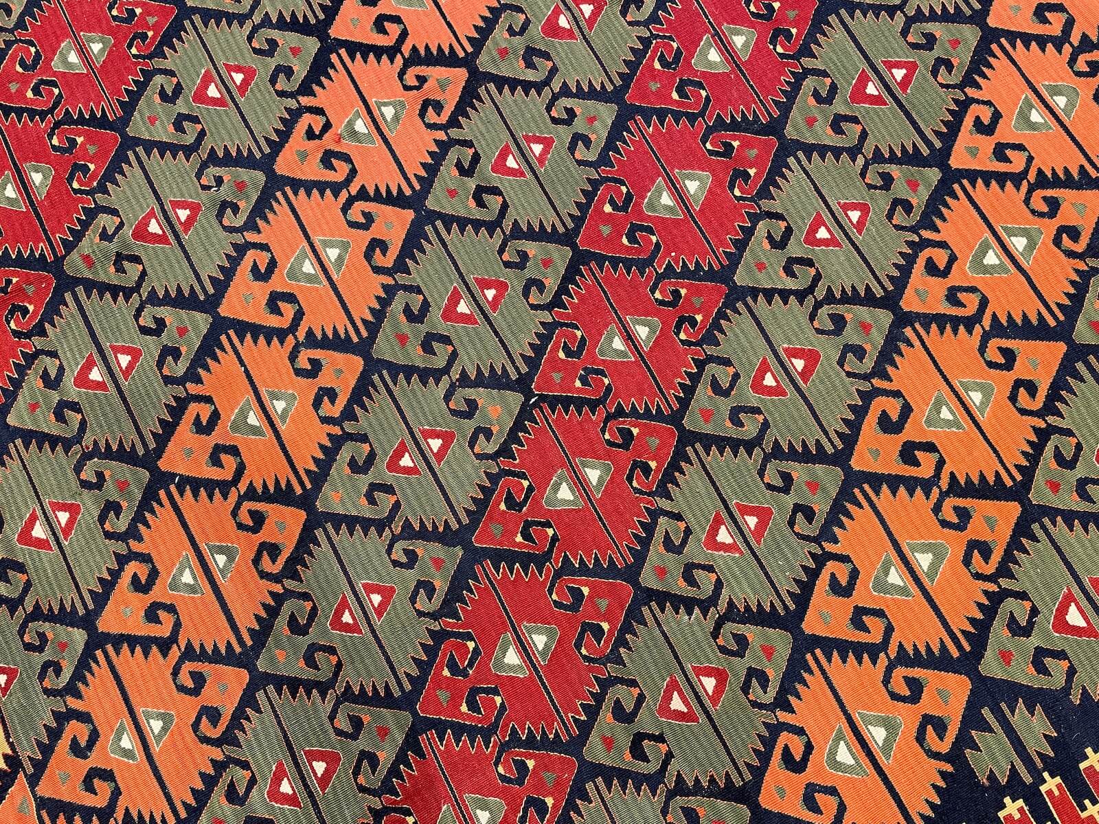 Antik Süper İnce El Dokuma Kilim