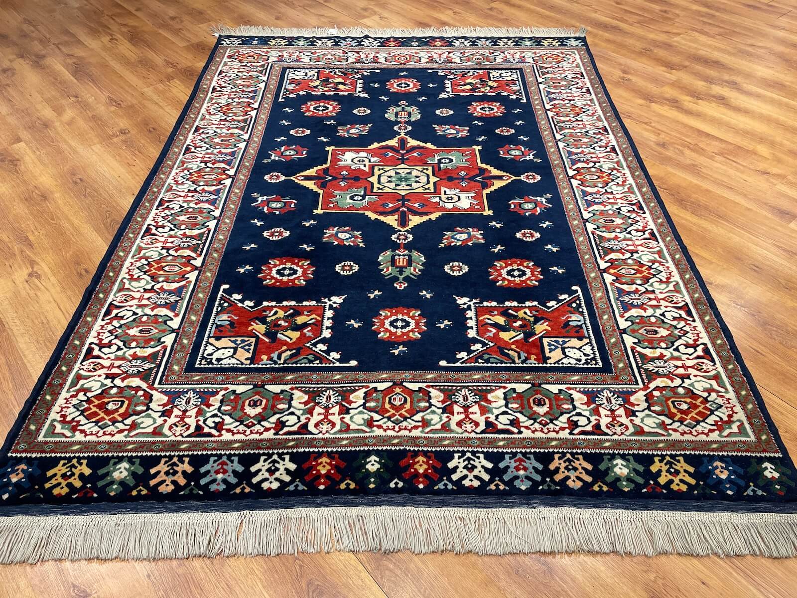 Antik Yörük El Dokuma Halı