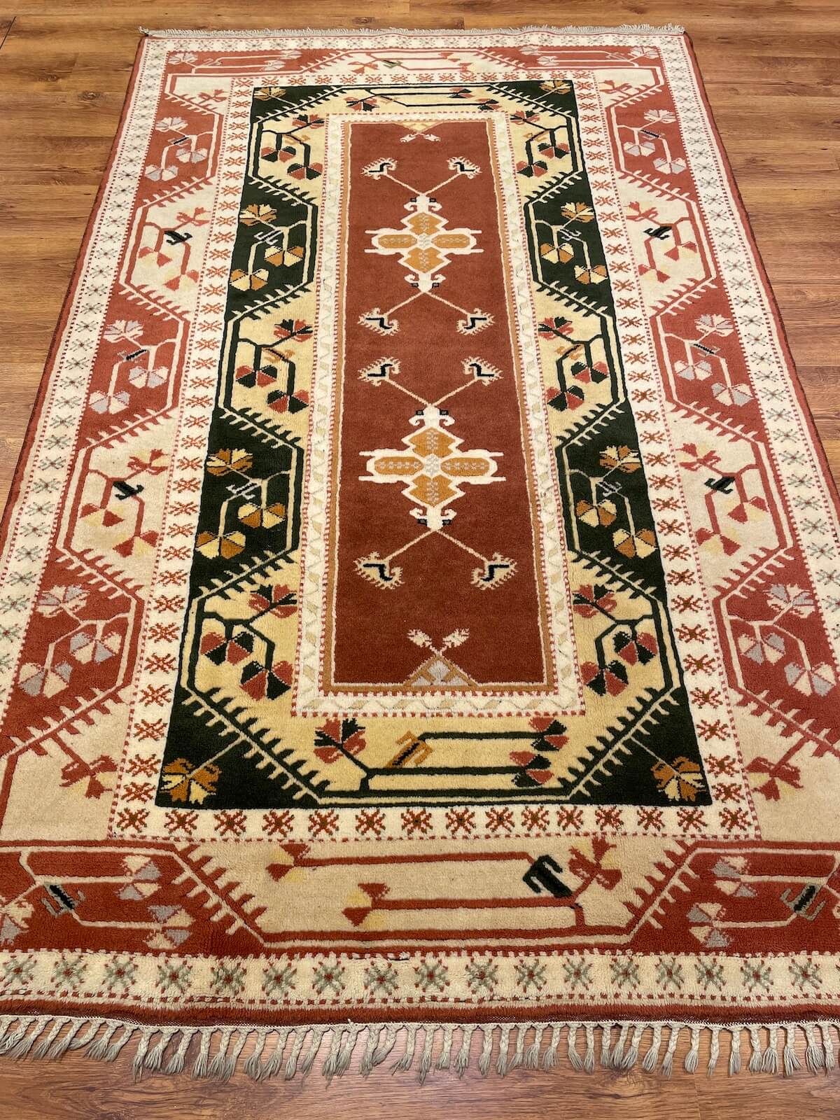 Bozalan Milas El Dokuma Halı