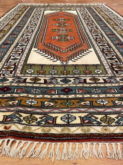 Bozalan Milas El Dokuma Halı