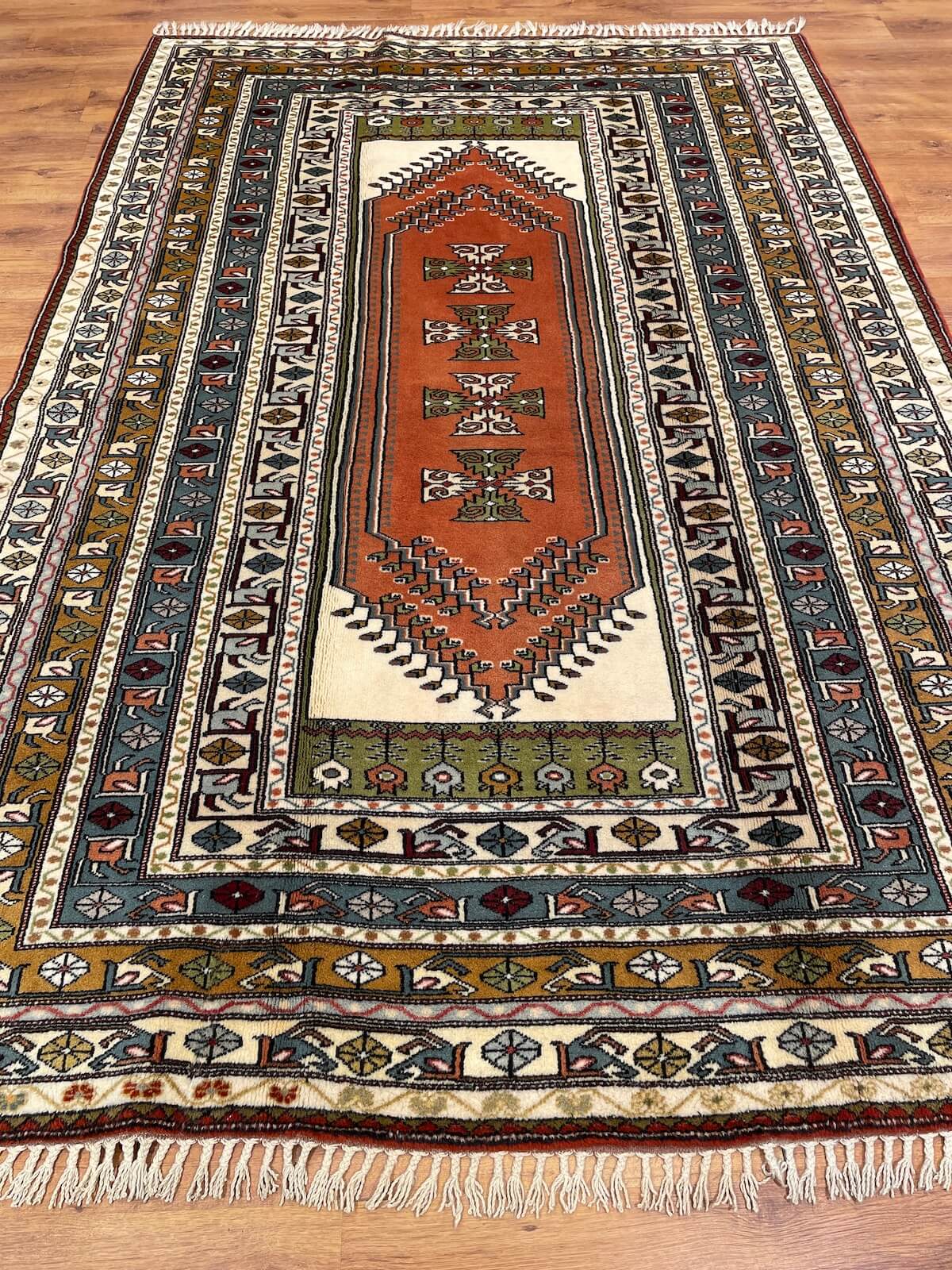 Bozalan Milas El Dokuma Halı