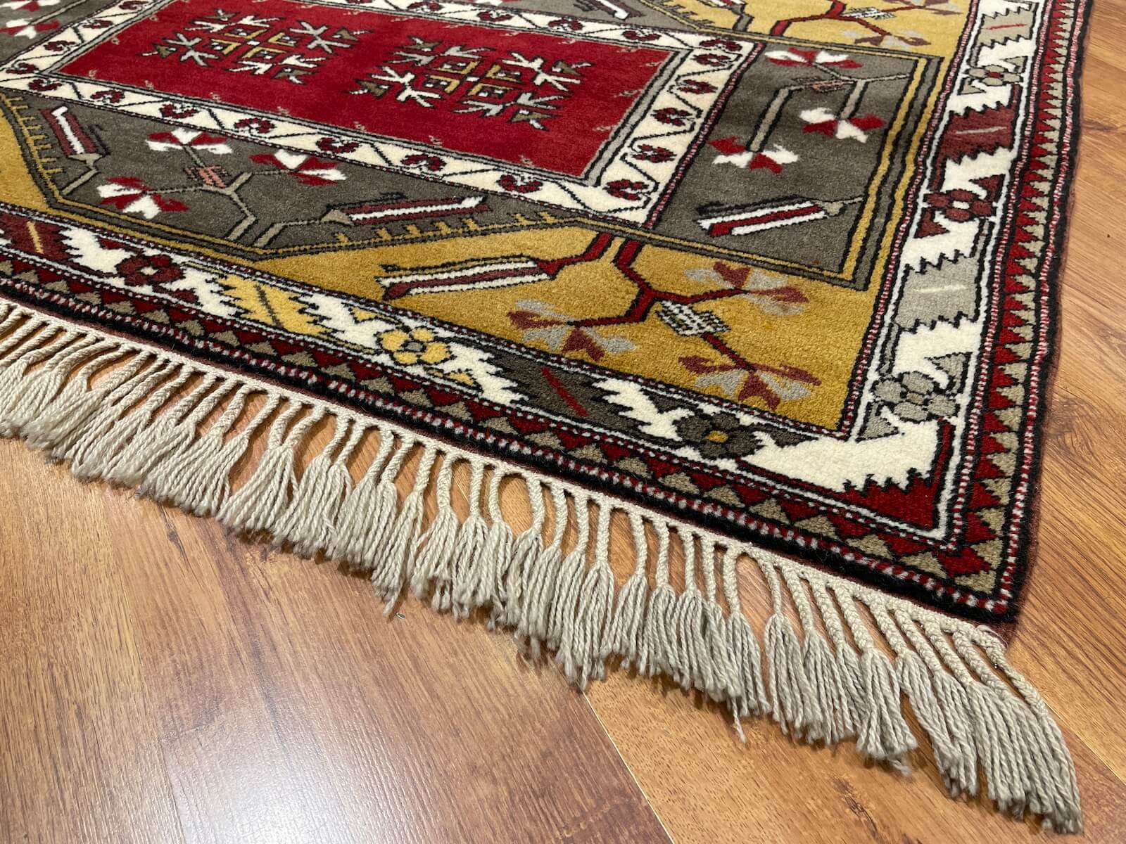 Bozalan Milas El Dokuma Halı