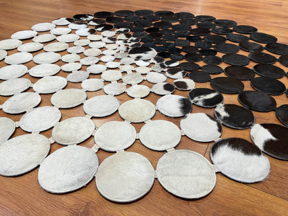 Puantiyeli Yuvarlak Orijinal Deri Halı