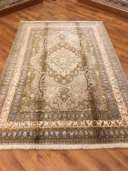 Enderun İpekli Uşak El Dokuma Halı