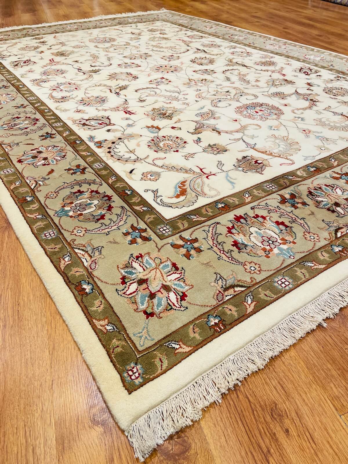 Enderun İpekli Uşak El Dokuma Halı