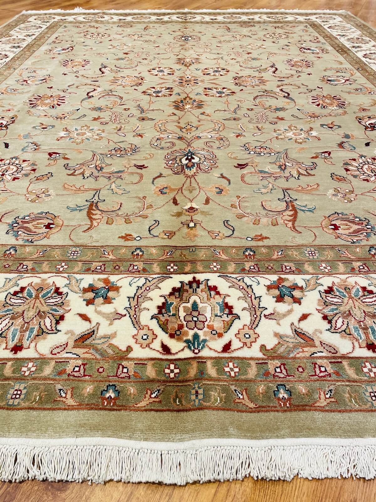 Enderun İpekli Uşak El Dokuma Halı