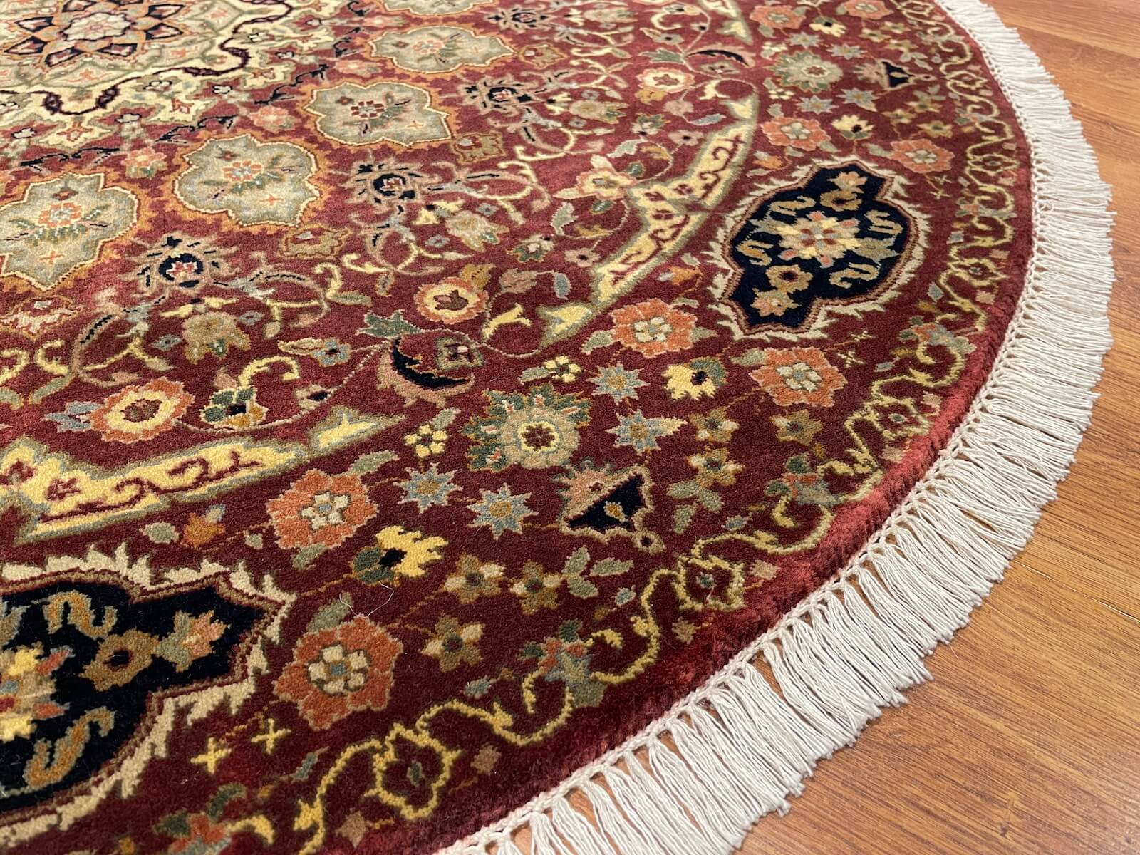 Hayyam Uşak Yuvarlak El Dokuma Halı