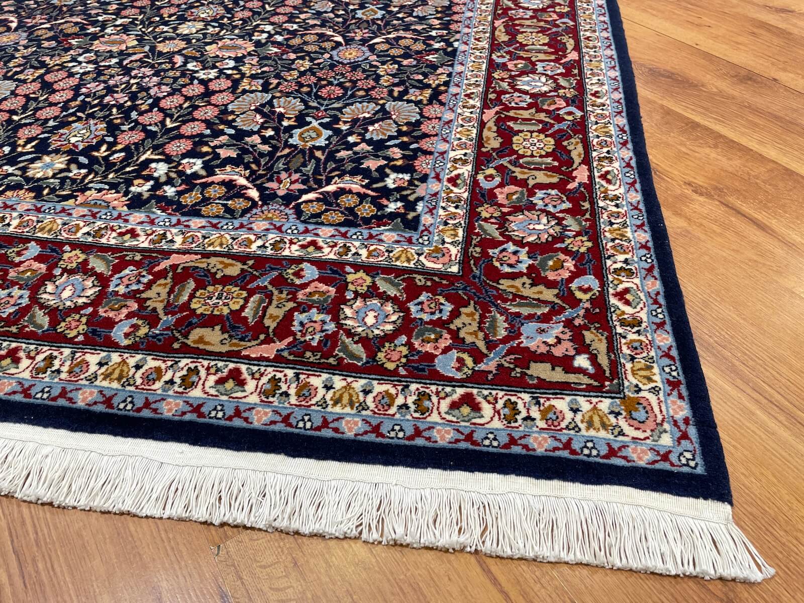 Hereke Yedidağın Çiçeği Lacivert El Dokuma Halı