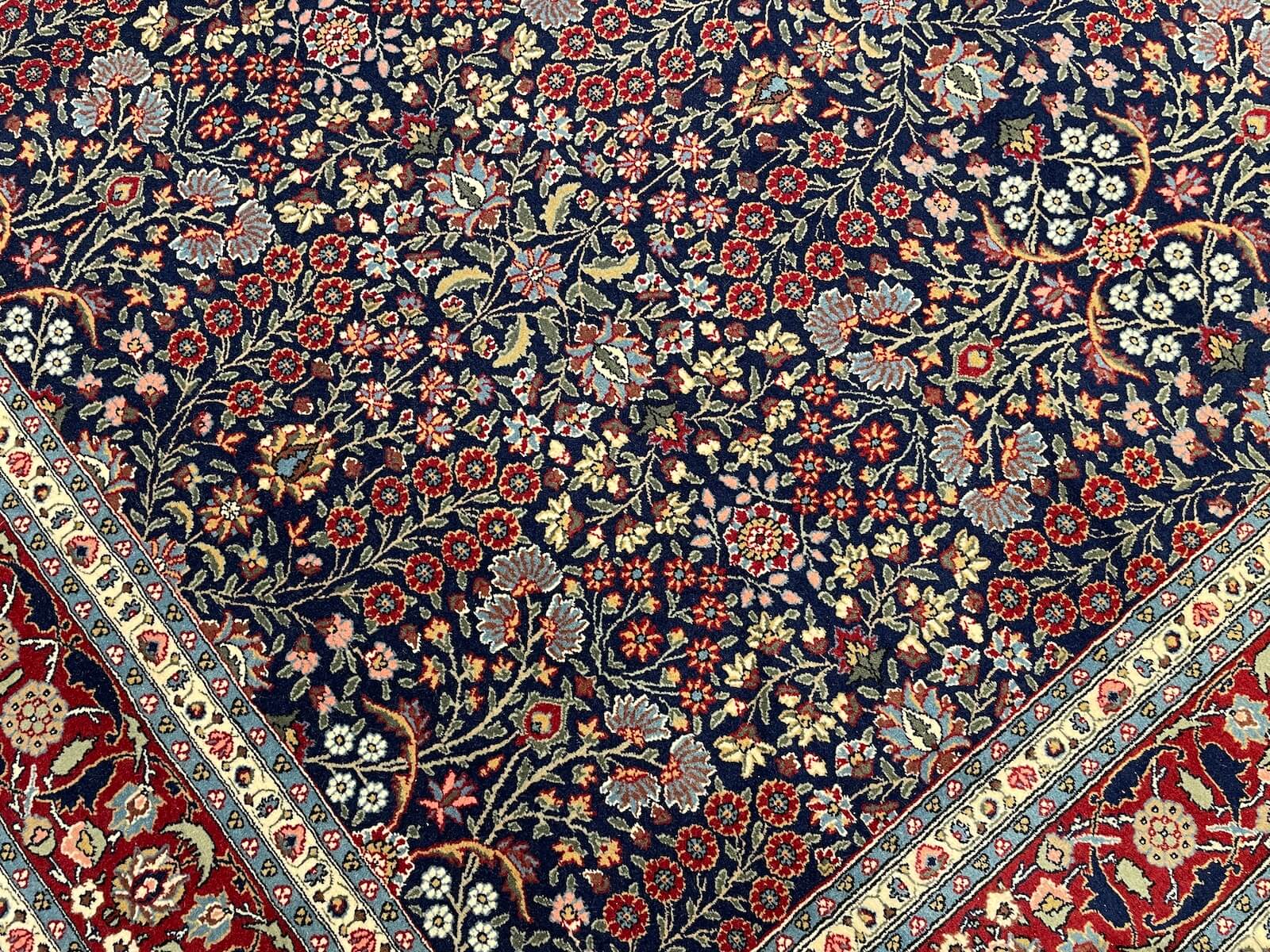 Hereke Yedidağın Çiçeği Lacivert El Dokuma Halı