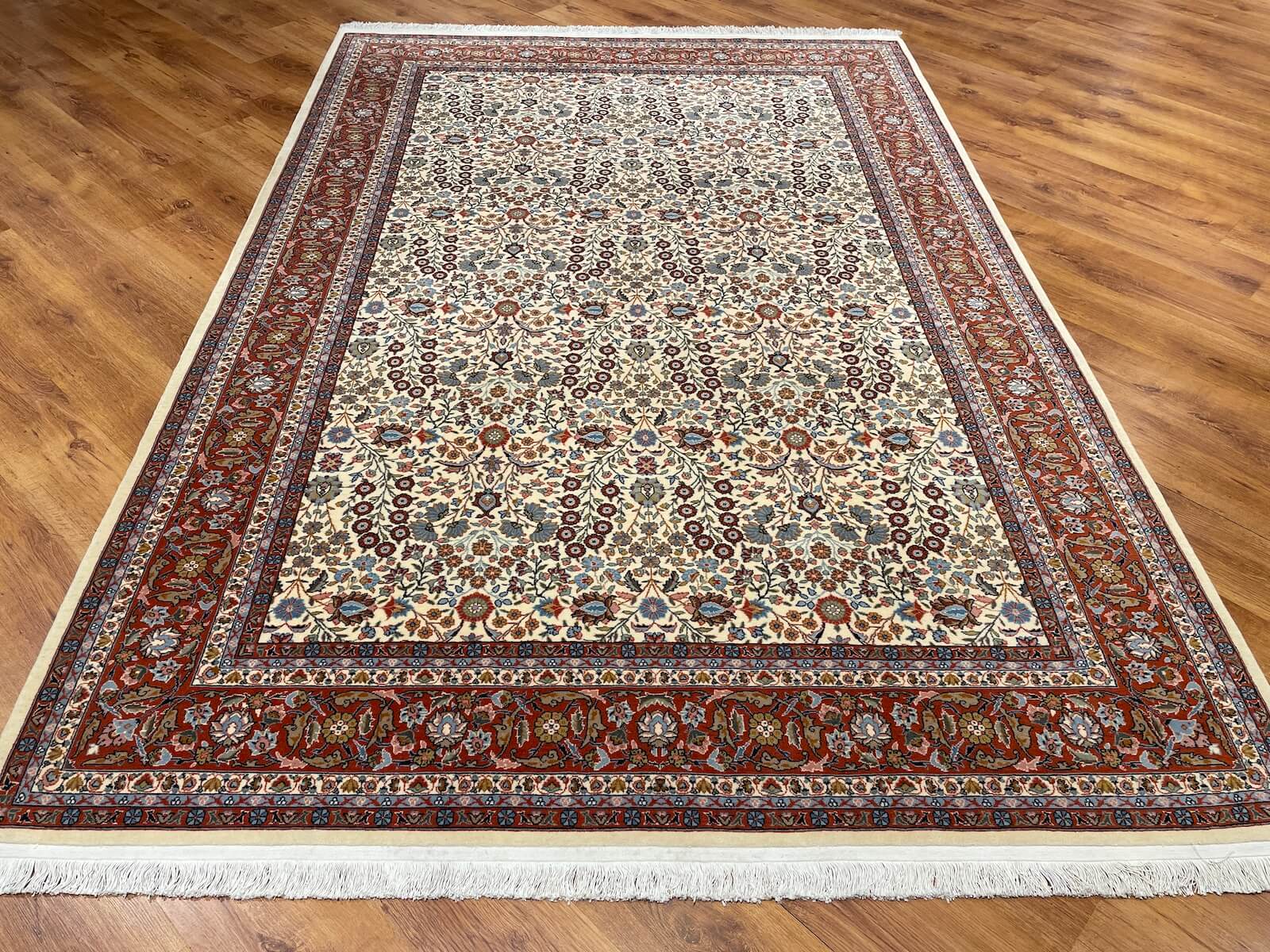 Hereke Yedidağın Çiçeği Krem El Dokuma Halı