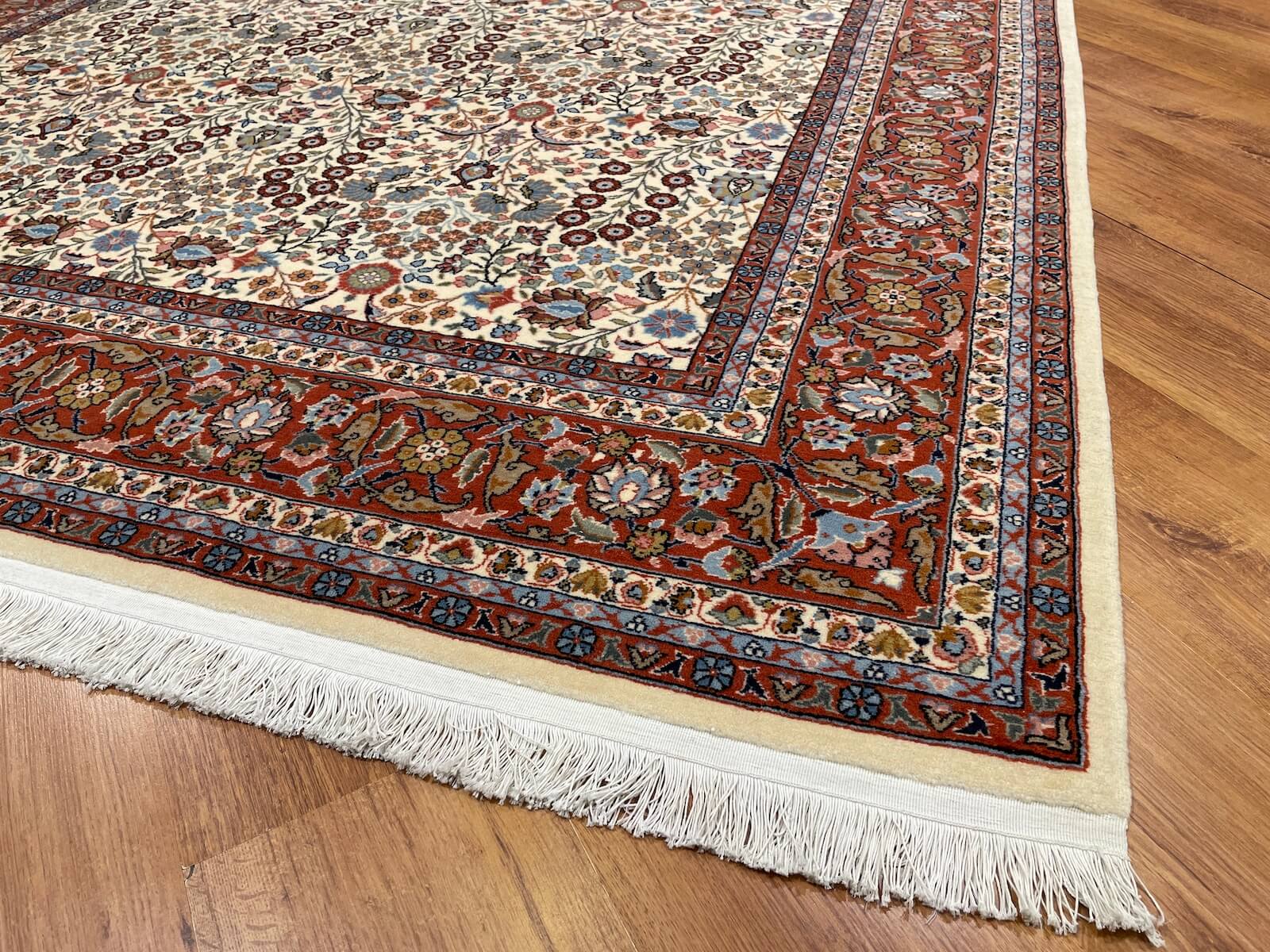 Hereke Yedidağın Çiçeği Krem El Dokuma Halı