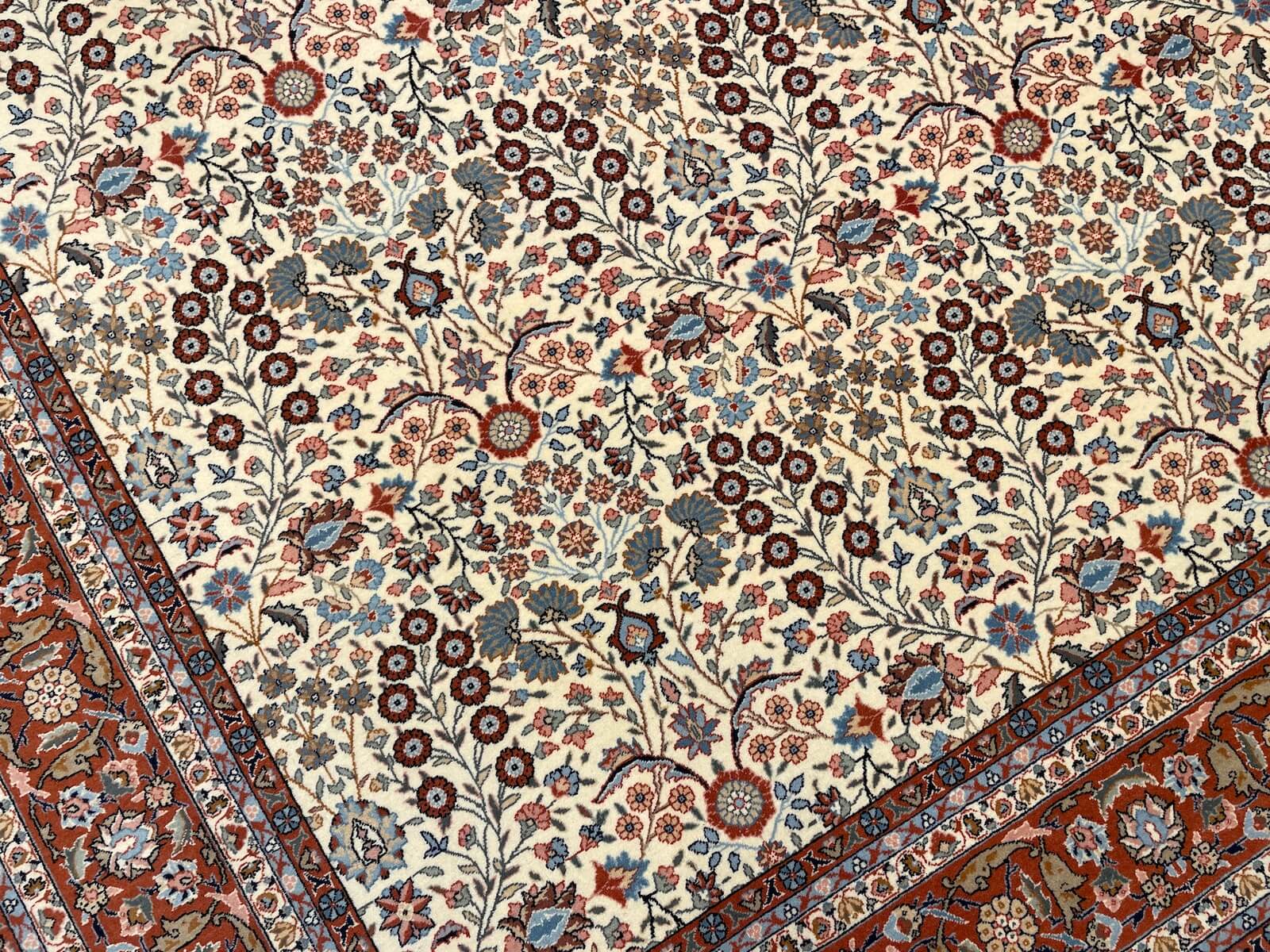 Hereke Yedidağın Çiçeği Krem El Dokuma Halı