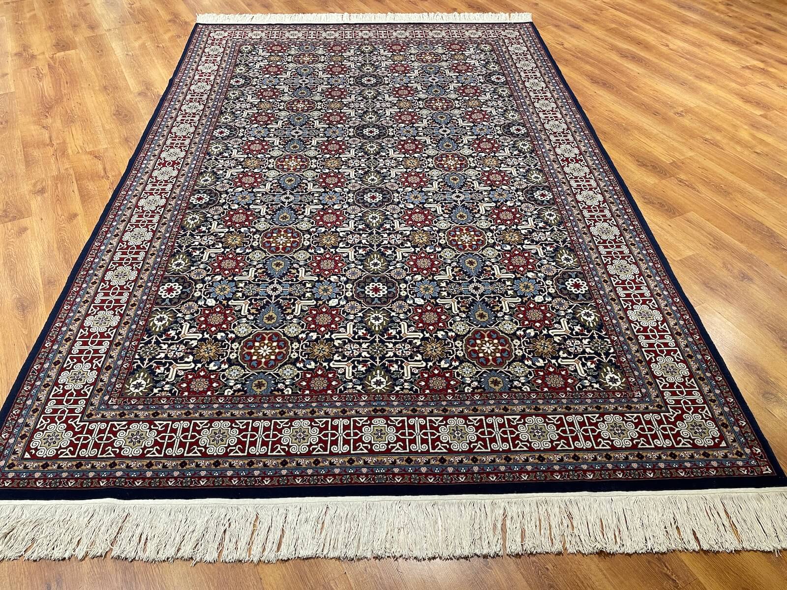 Hereke Kafkas Lacivert El Dokuma Halı