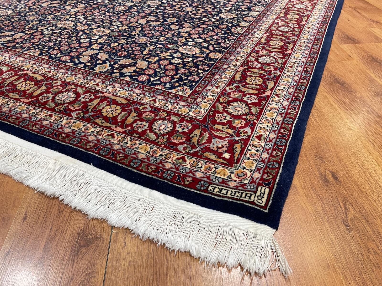 Hereke Yedidağın Çiçeği Lacivert El Dokuma Halı