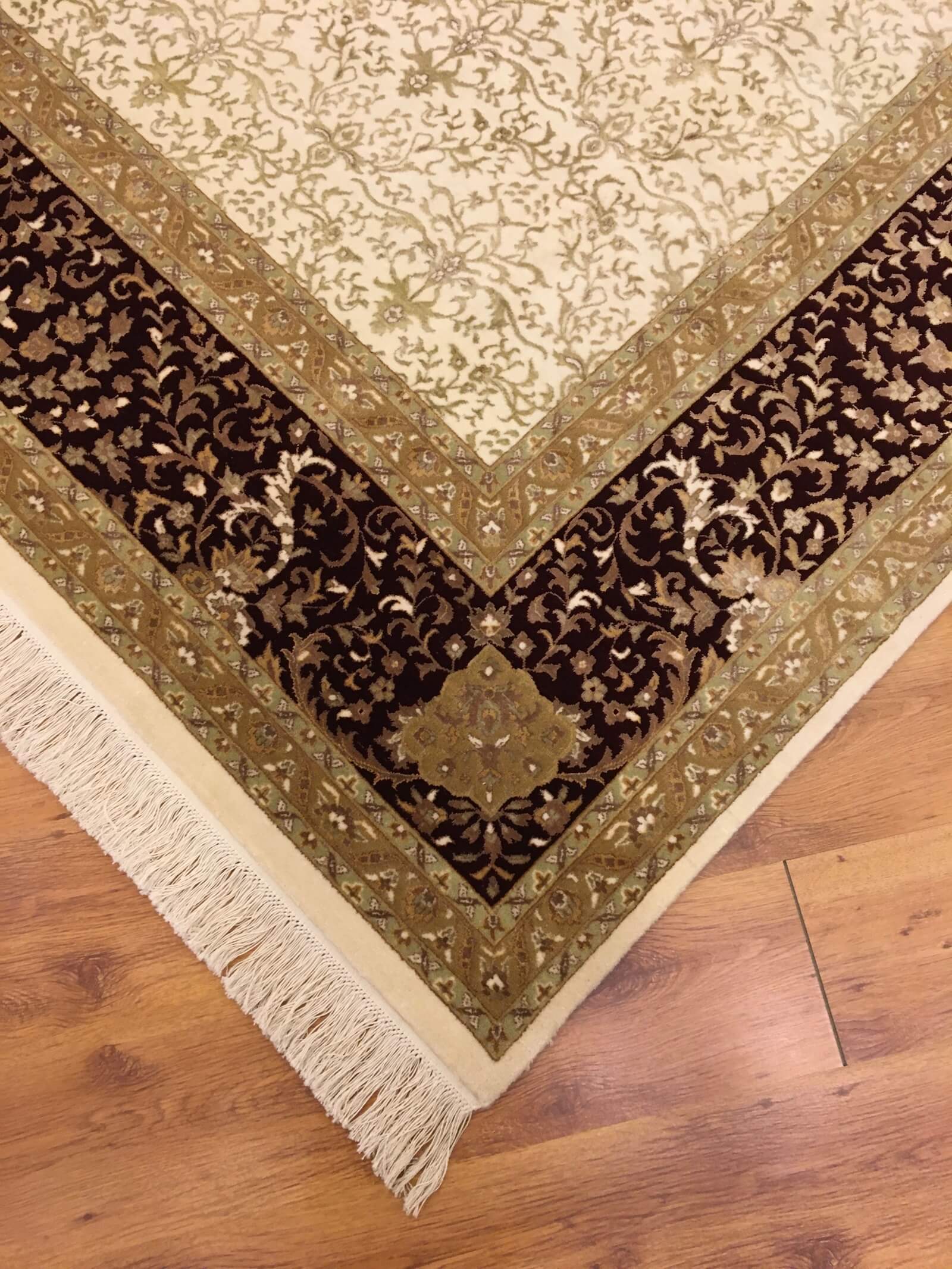 Hürrem İpekli Uşak El Dokuma Halı