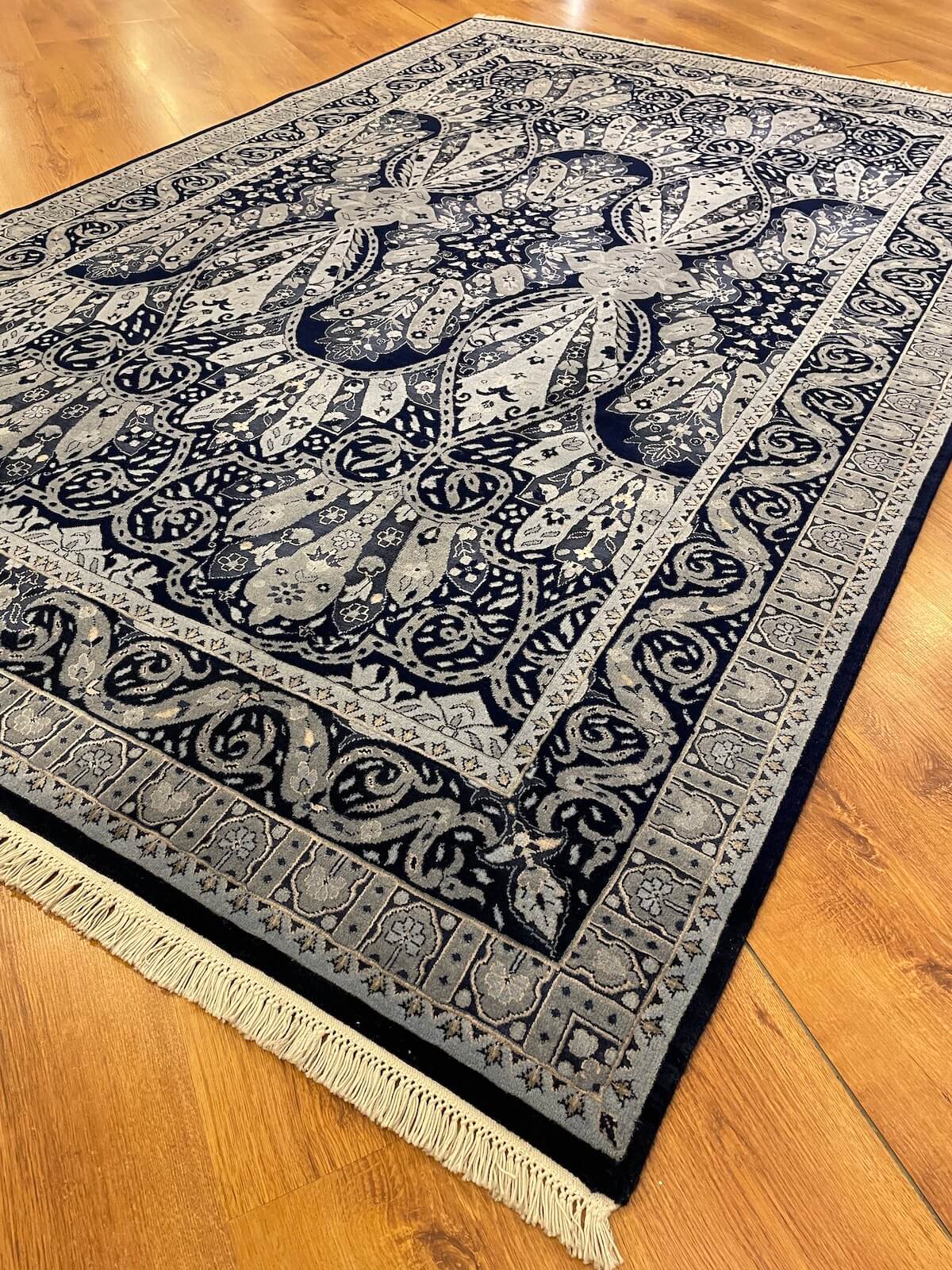 Hürrem İpekli Uşak El Dokuma Halı