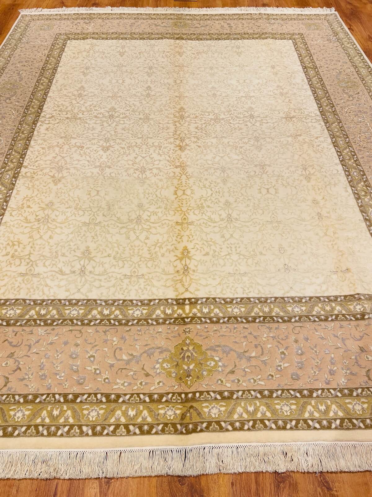 Hürrem İpekli Uşak El Dokuma Halı