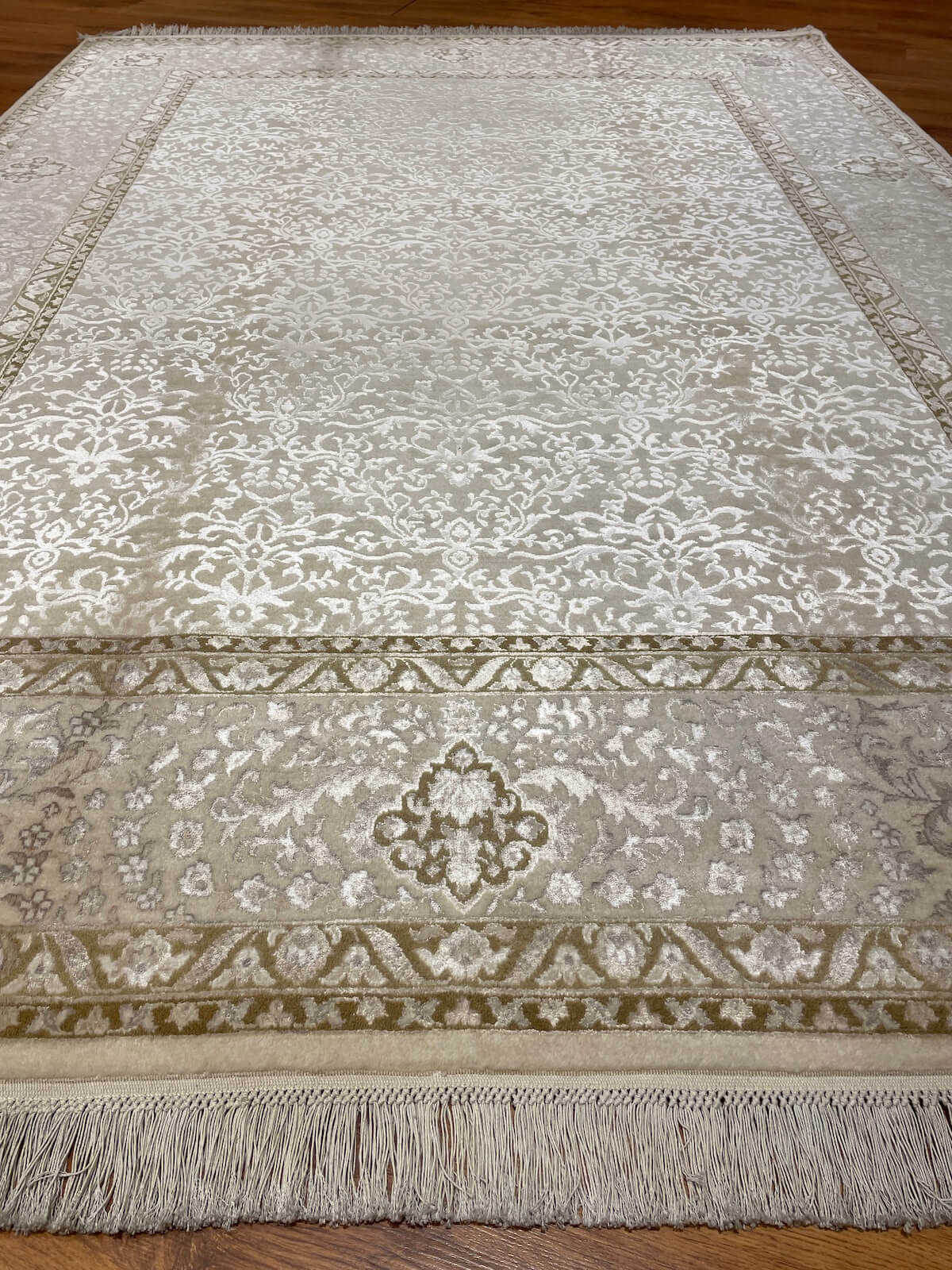 Hürrem İpekli Uşak El Dokuma Halı