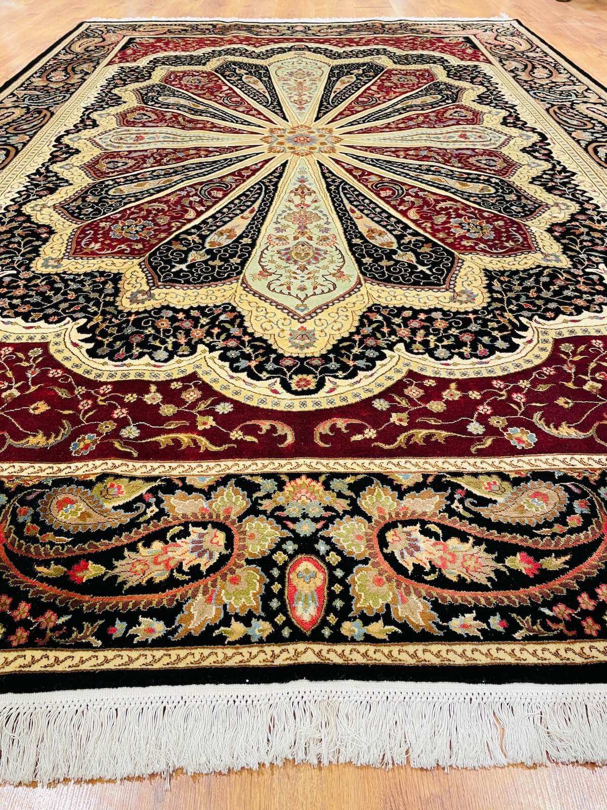 Hürrem İpekli Uşak El Dokuma Halı