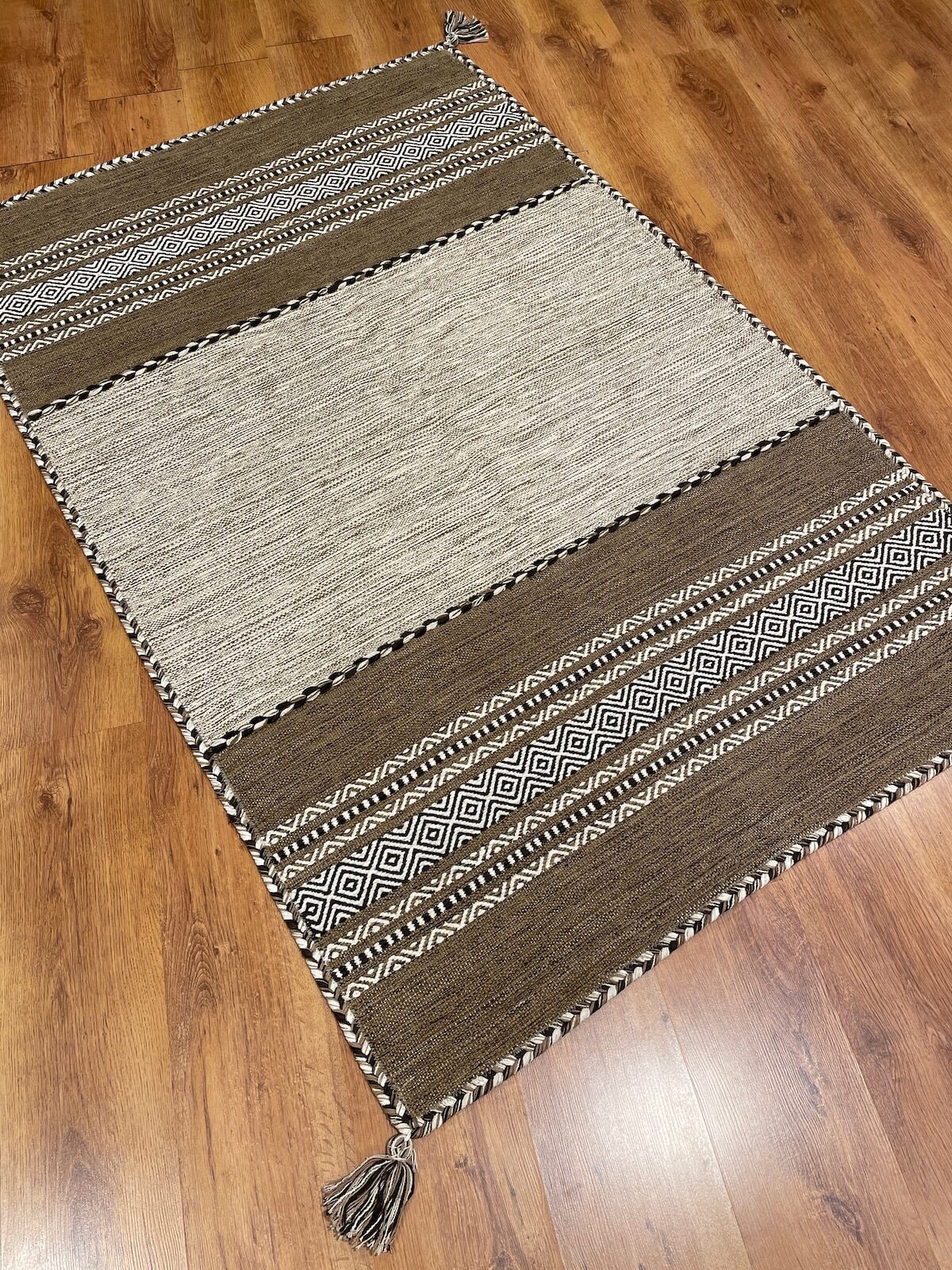 İskandinav Kilim 01 Fildişi