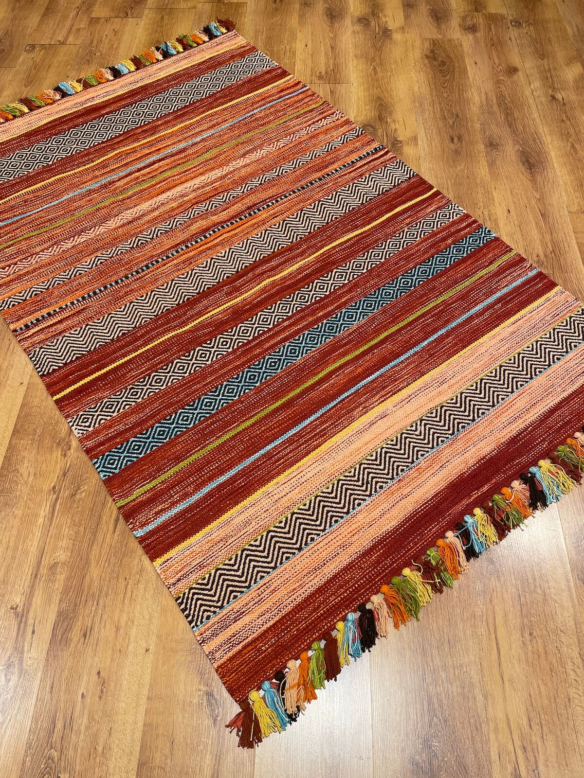 İskandinav Kilim 02 Kiremit