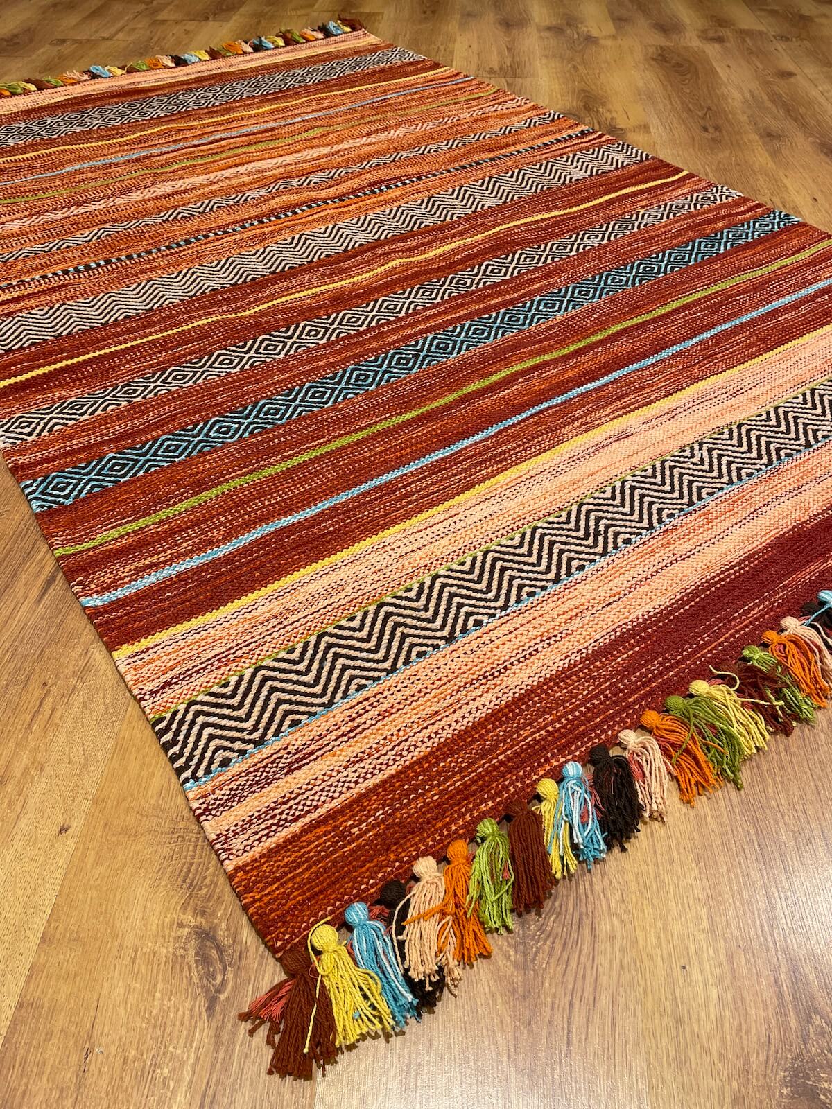 İskandinav Kilim 02 Kiremit