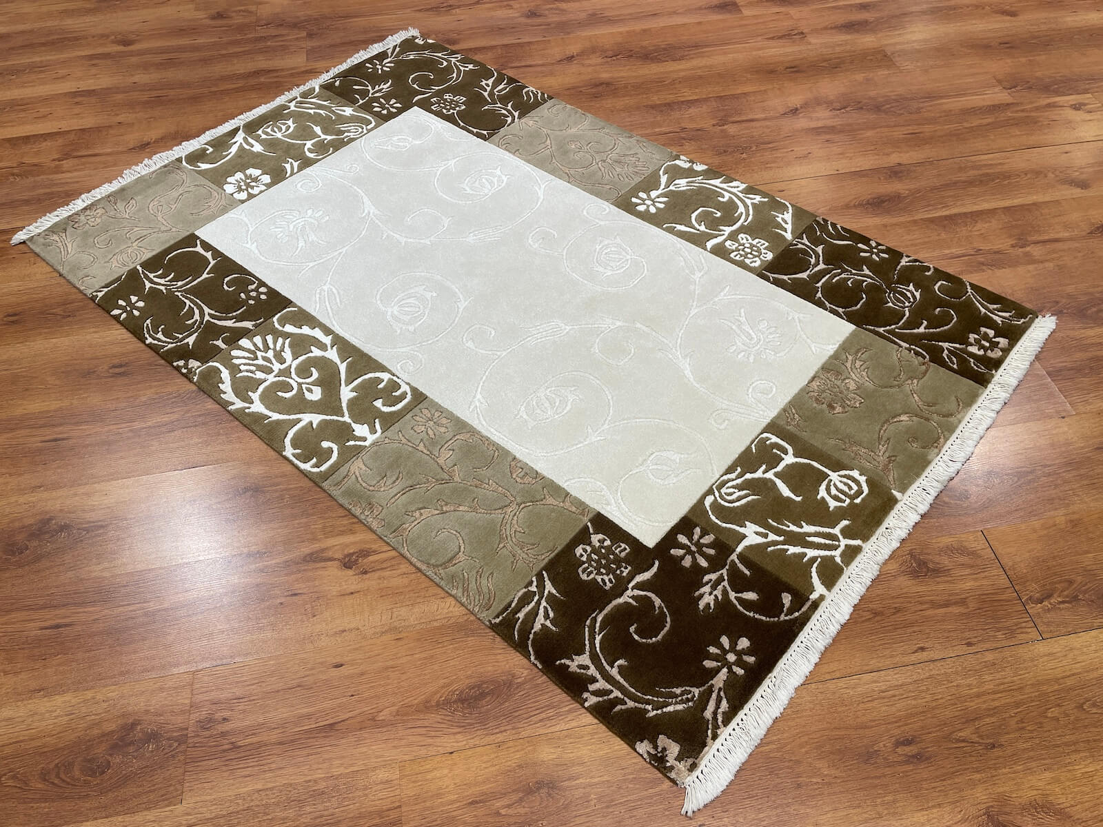 Kaftan Serisi Nepal El Dokuma Halı