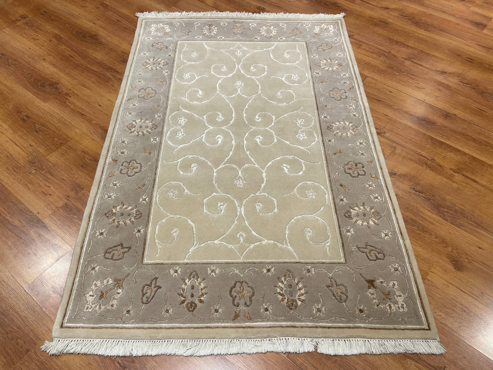 Kaftan Serisi Nepal El Dokuma Halı