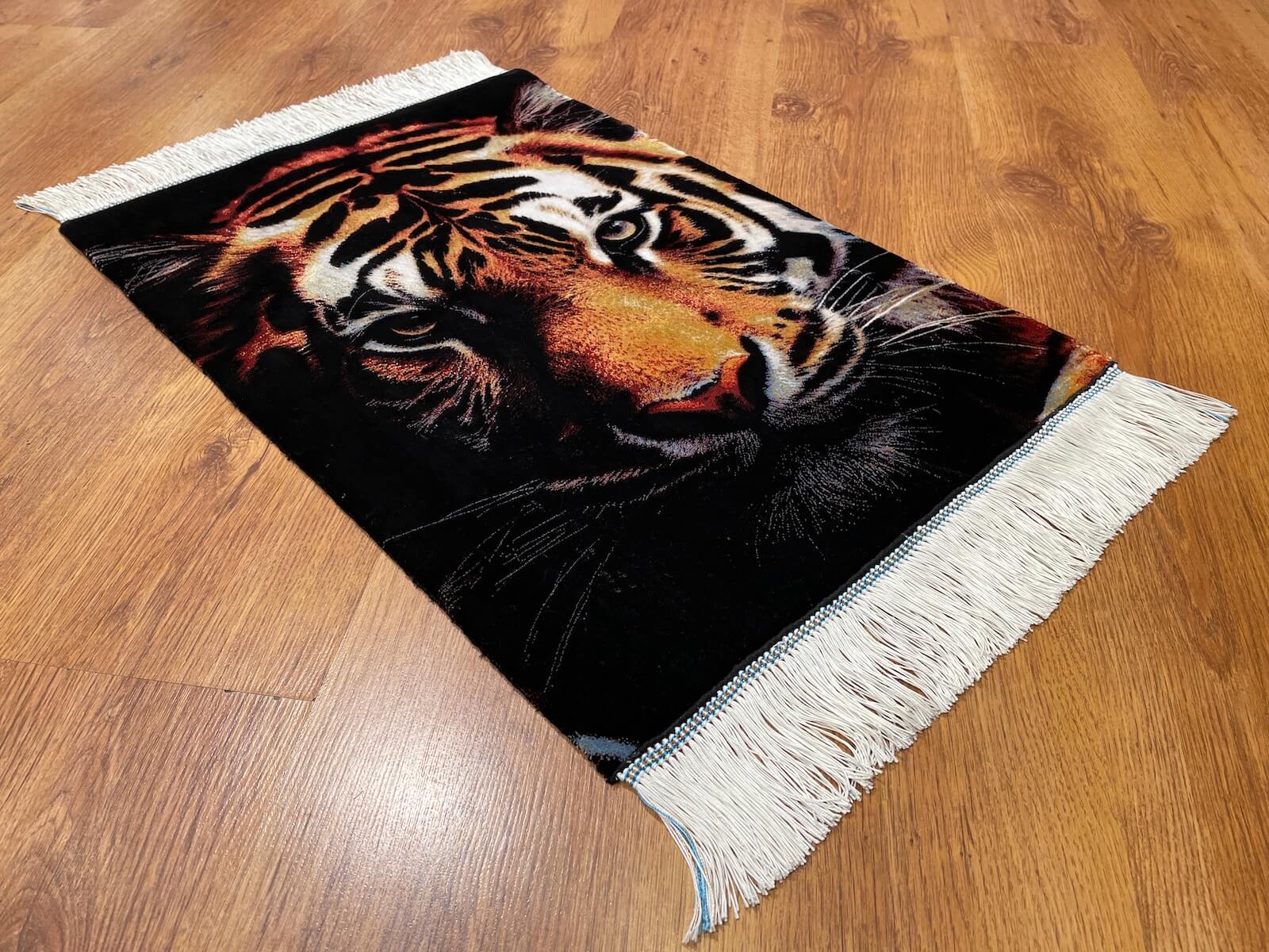 Kaplan Desenli Tablo Bambu Halı