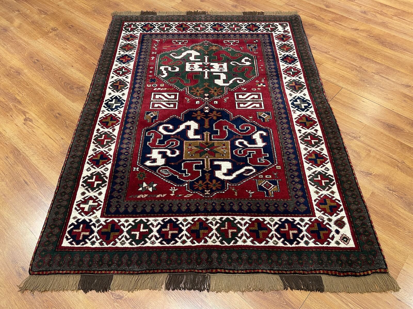 Kars El Dokuma Halı