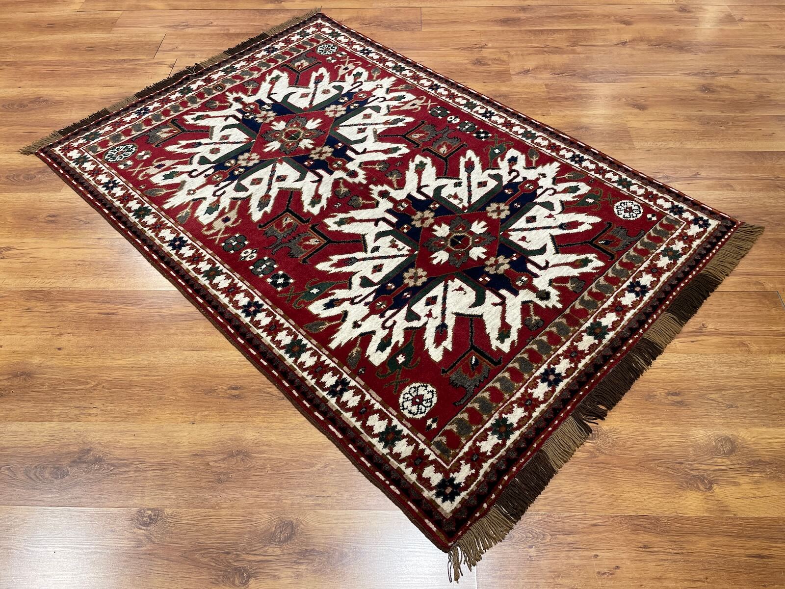 Kars El Dokuma Halı