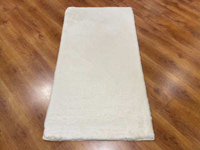 Krem Peluş Halı