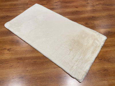 Krem Peluş Halı