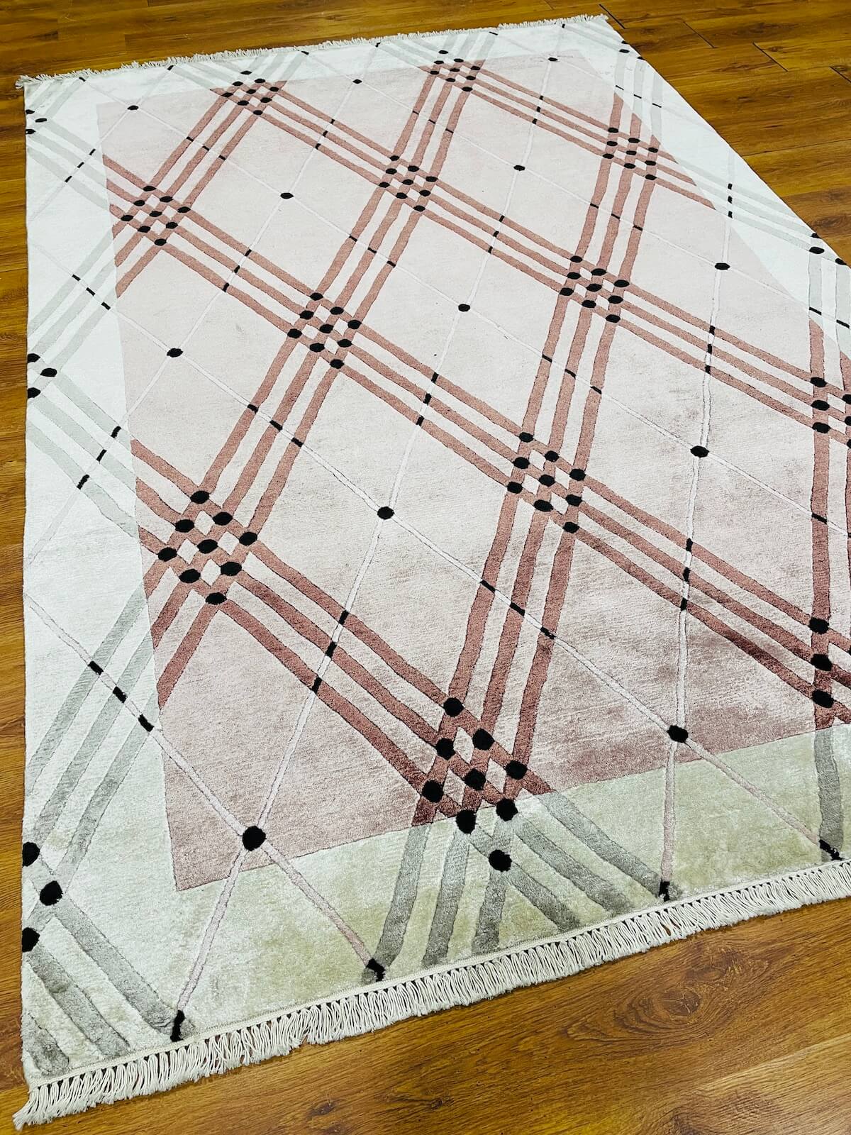 London Serisi Nepal El Dokuma Halı