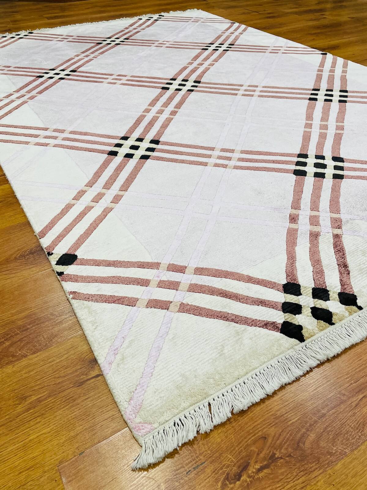 London Serisi Nepal El Dokuma Halı