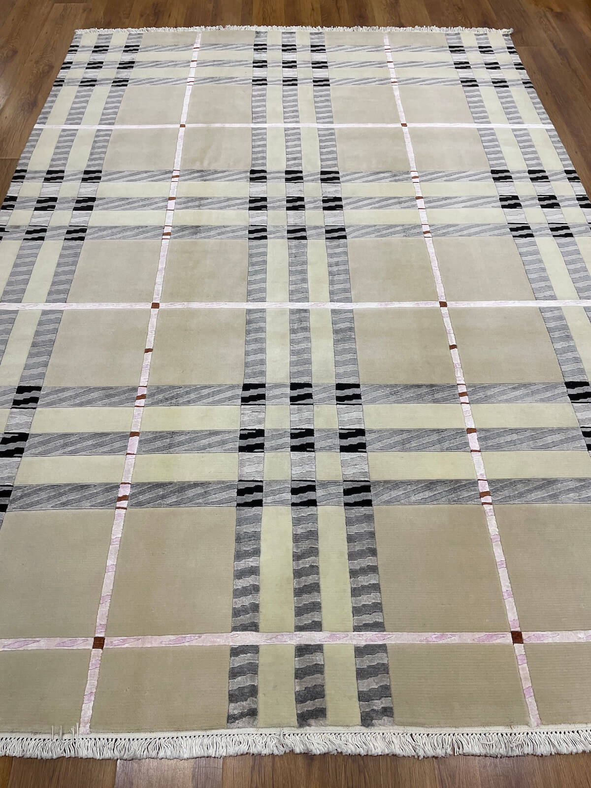 London Serisi Nepal El Dokuma Halı