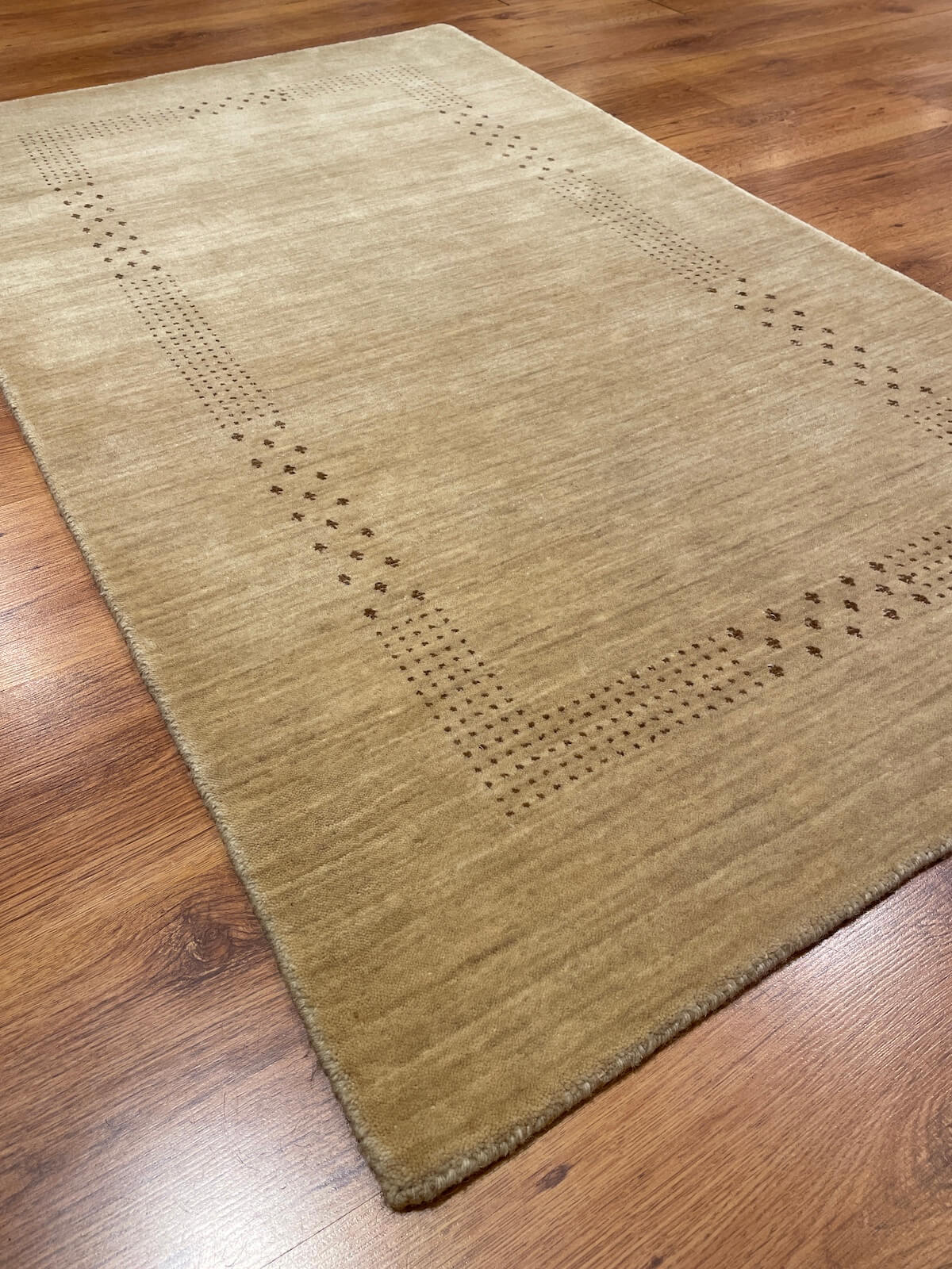 Lori El Dokuma Bej Yün Halı