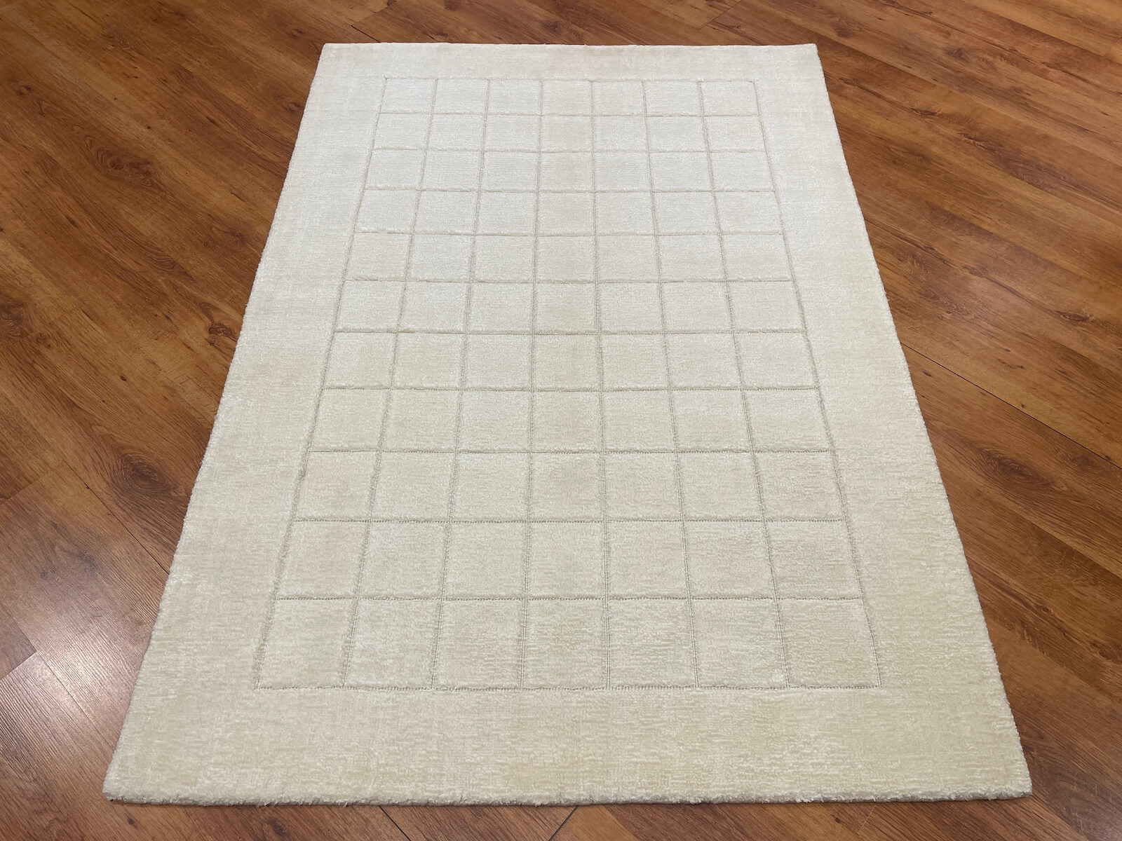 Lori El Dokuma Krem Yün Halı