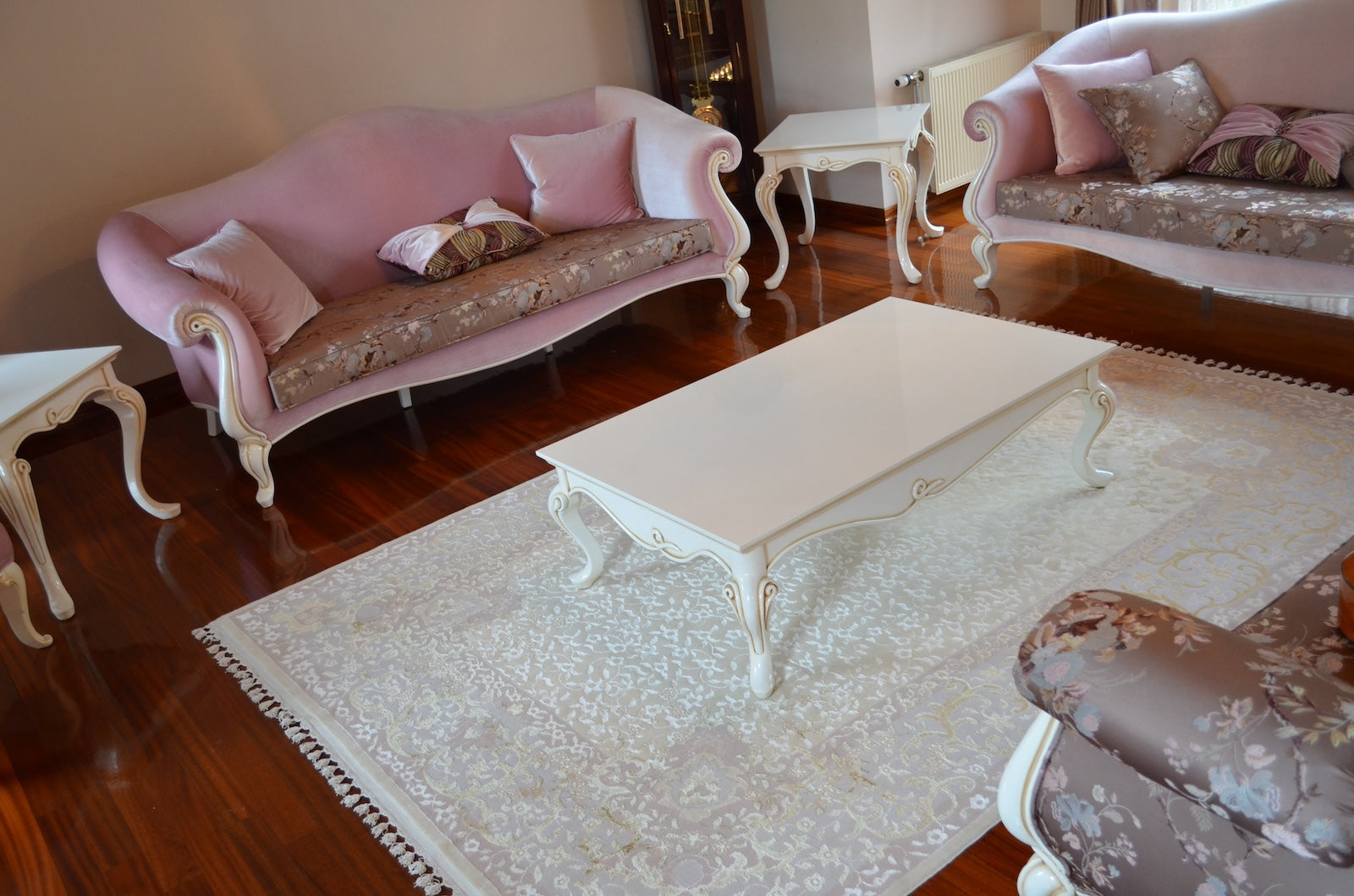 Mahidevran İpekli Uşak El Dokuma Halı