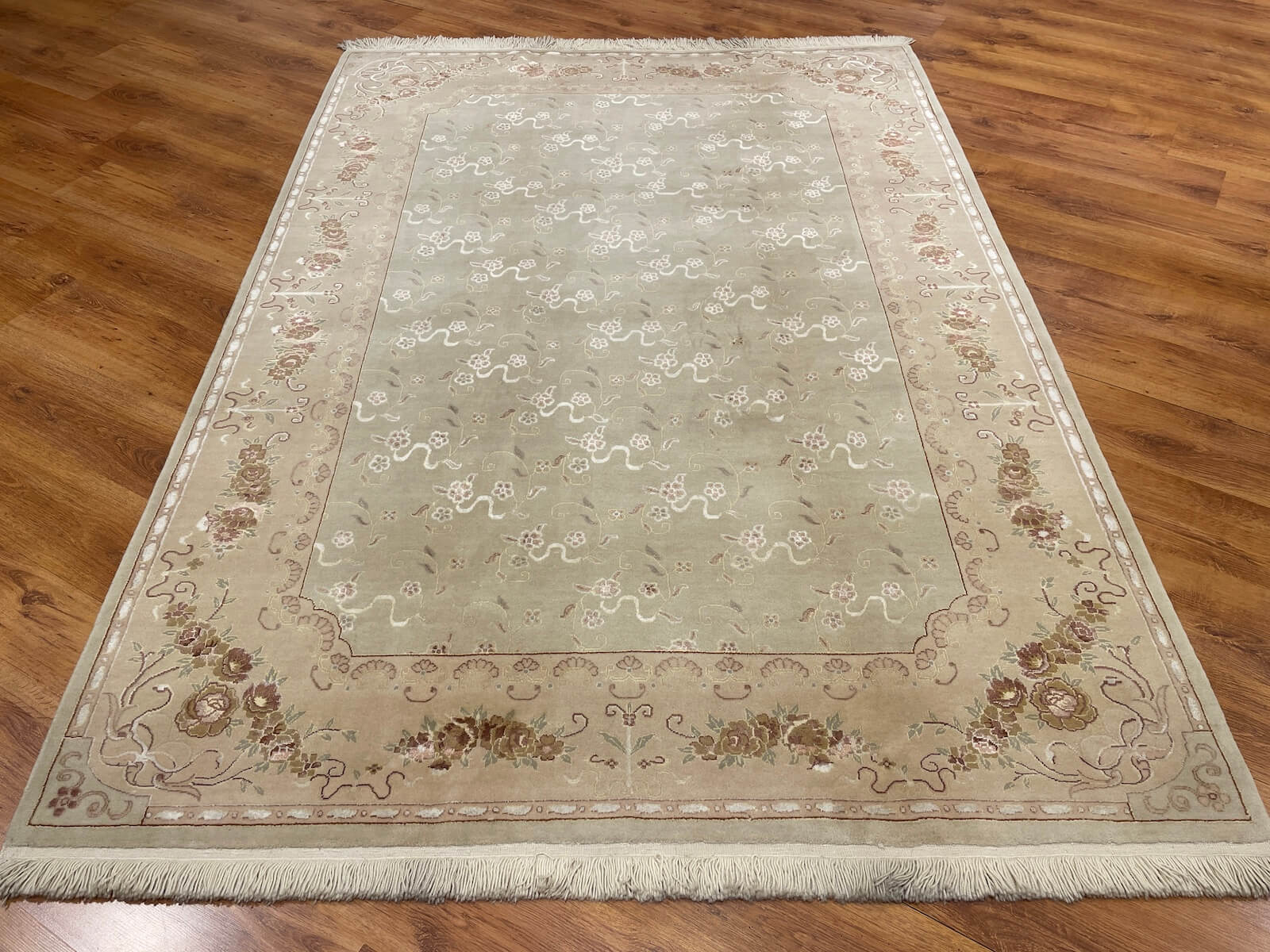 Mahidevran İpekli Uşak El Dokuma Halı