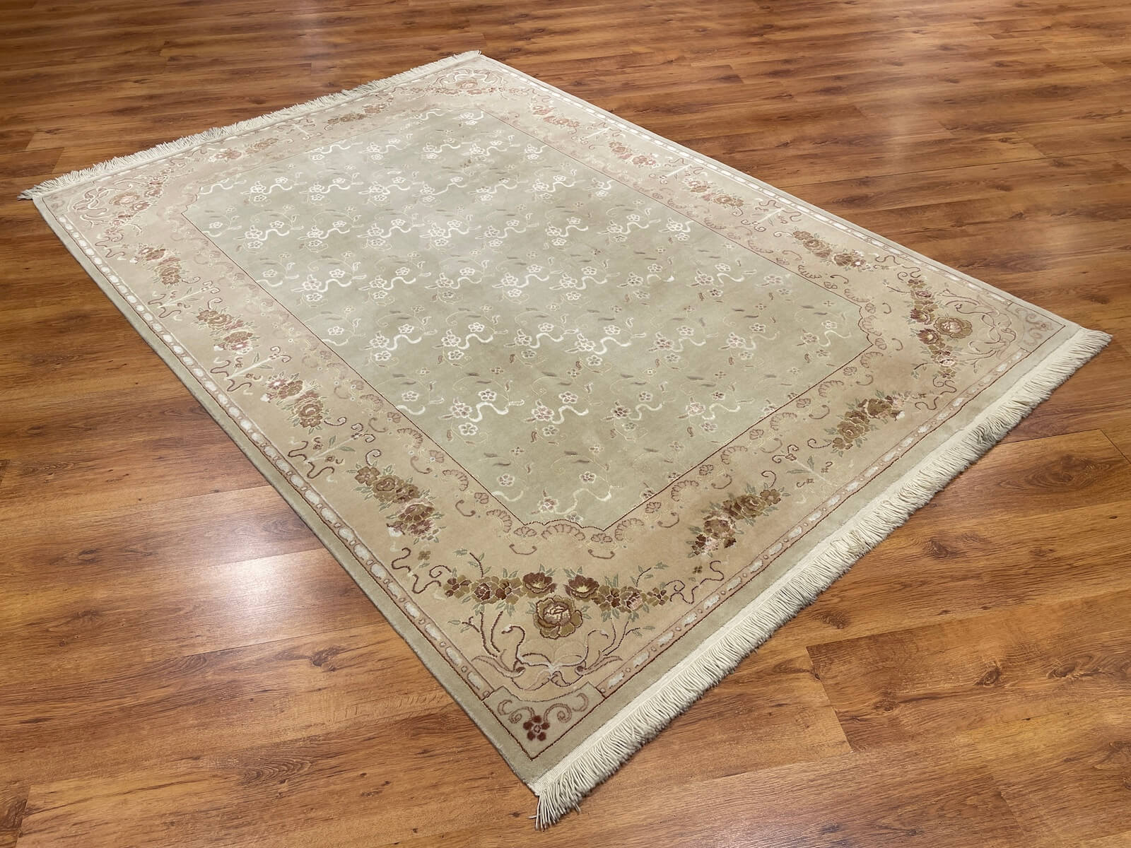 Mahidevran İpekli Uşak El Dokuma Halı