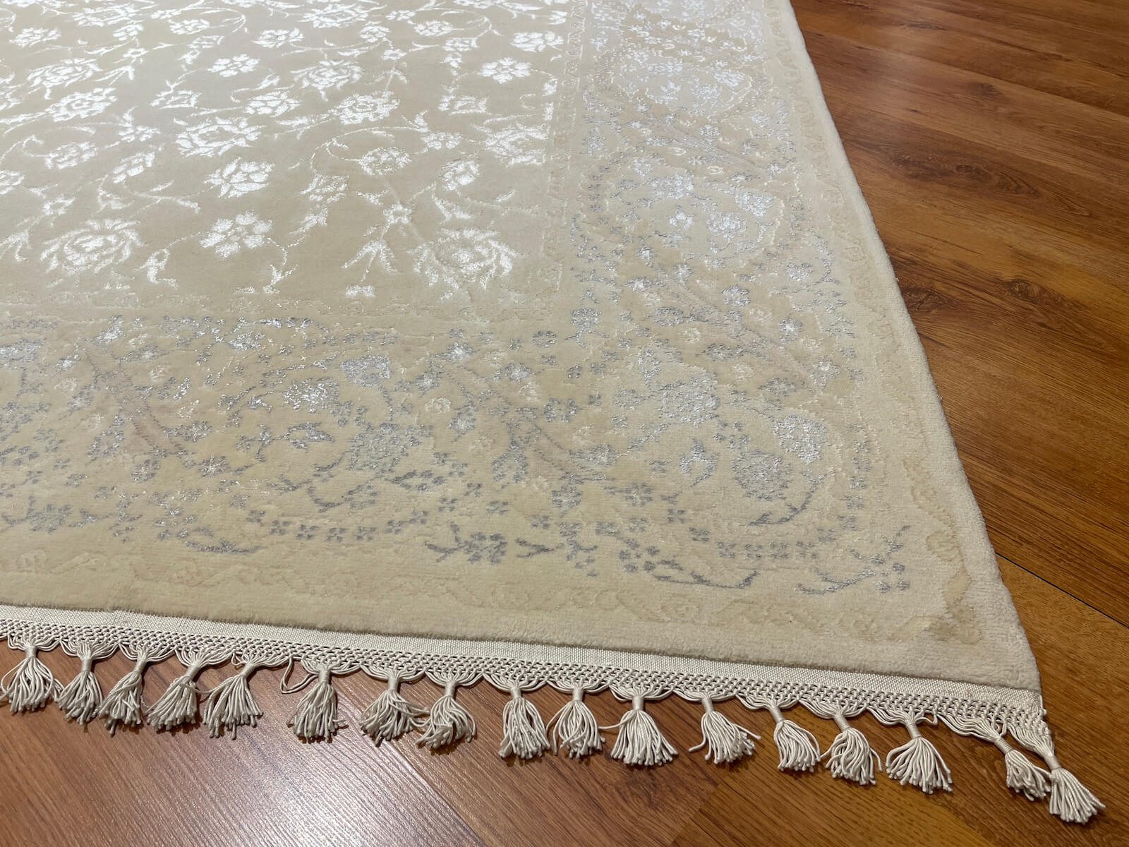Mahidevran İpekli Uşak El Dokuma Halı