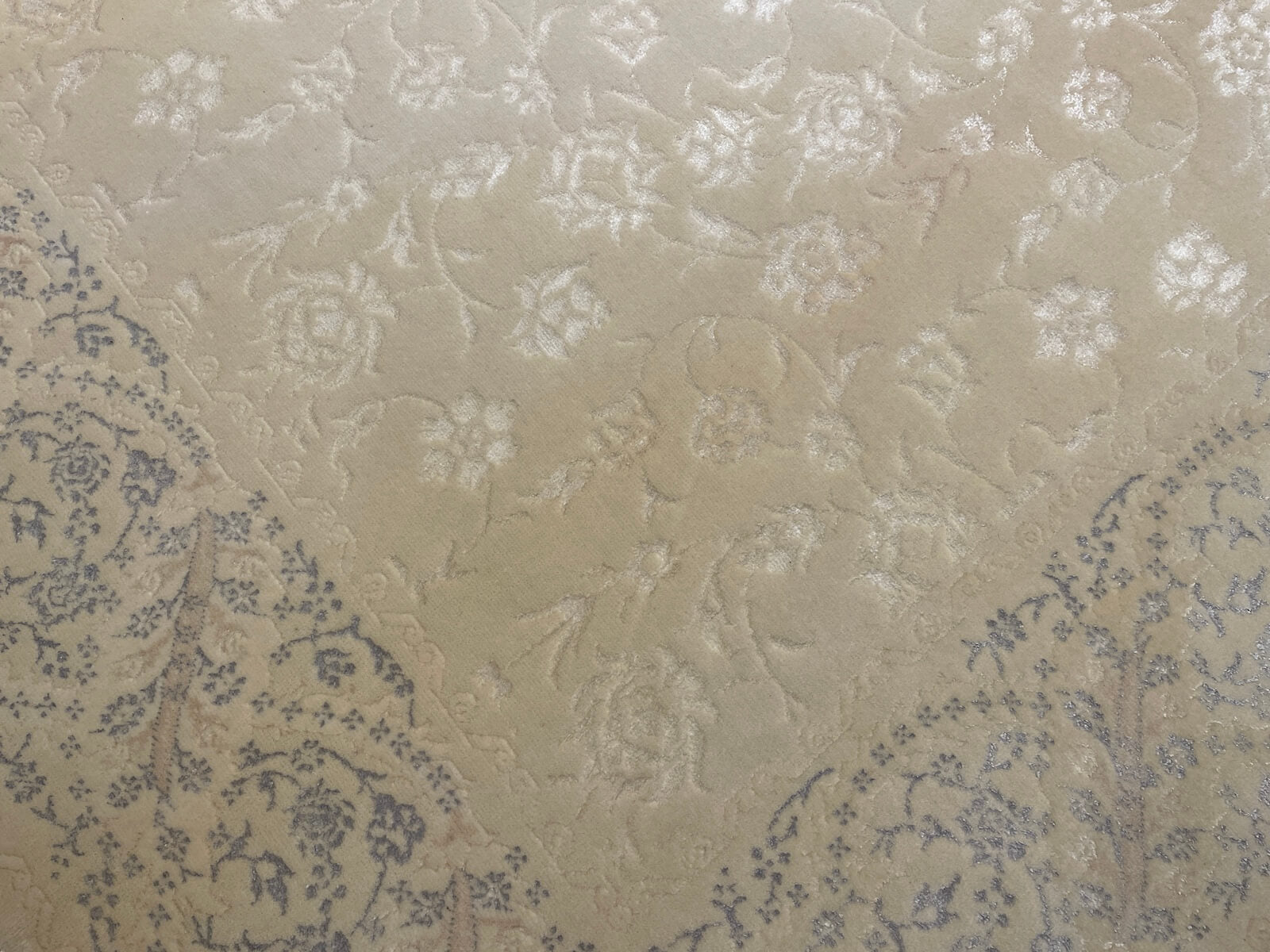 Mahidevran İpekli Uşak El Dokuma Halı
