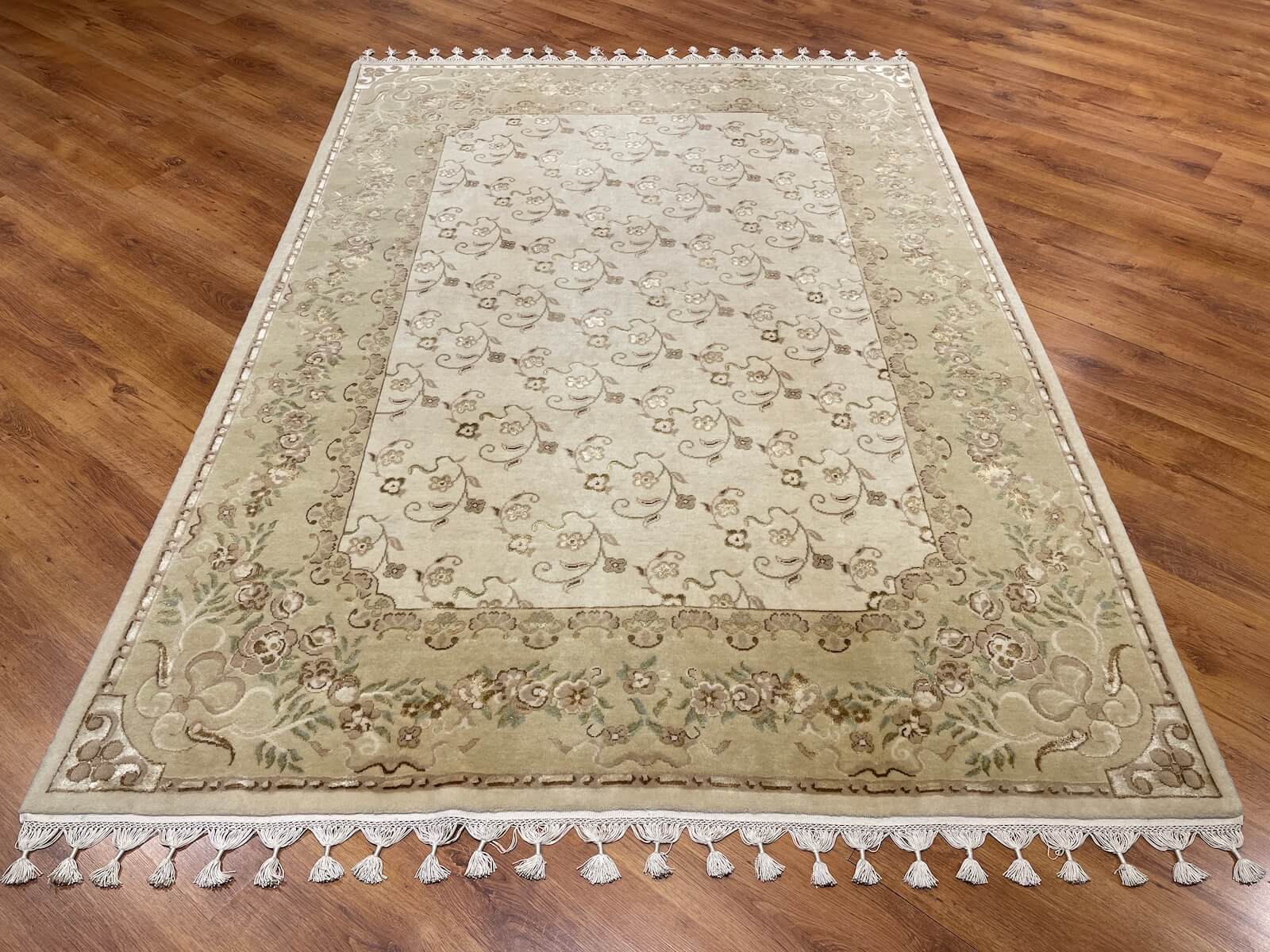 Mahidevran İpekli Uşak El Dokuma Halı